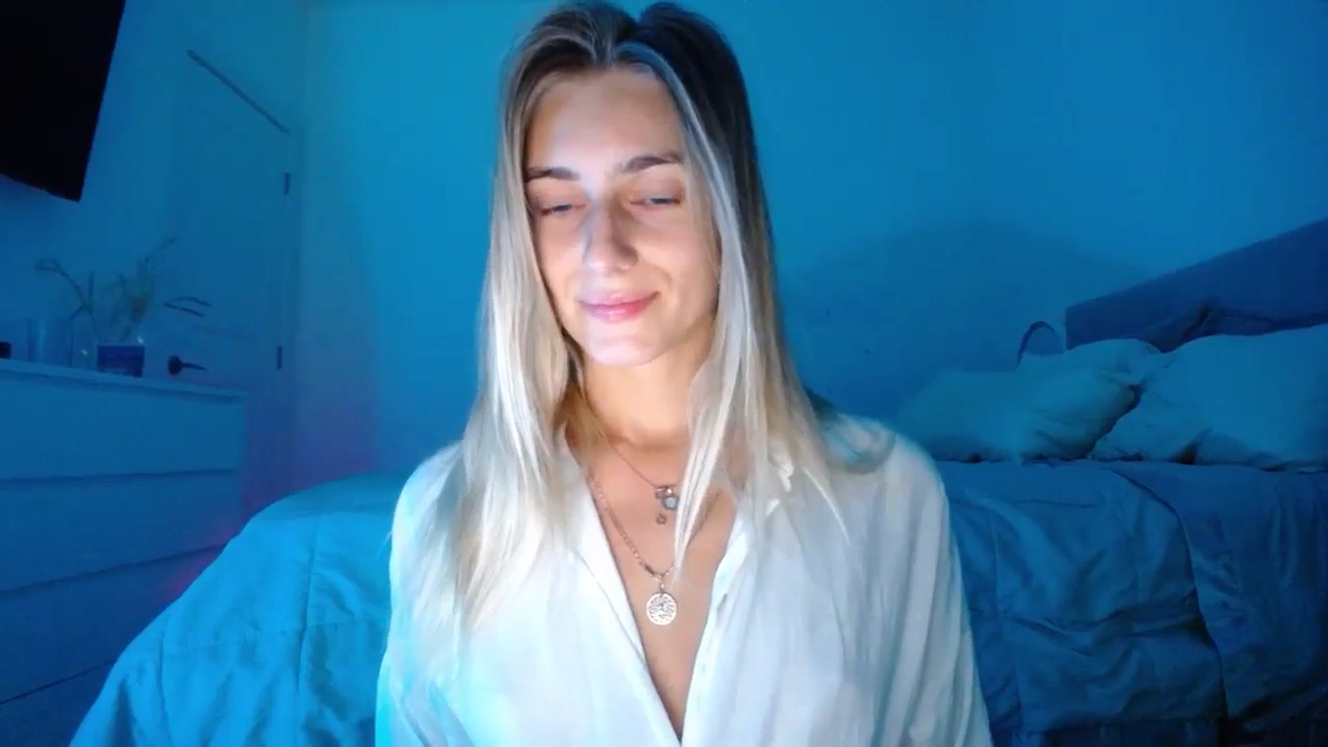 Gallery image thumbnail from Vodka_Queen's myfreecams stream on, 11/23/2023, 01:52 image 9 of 20