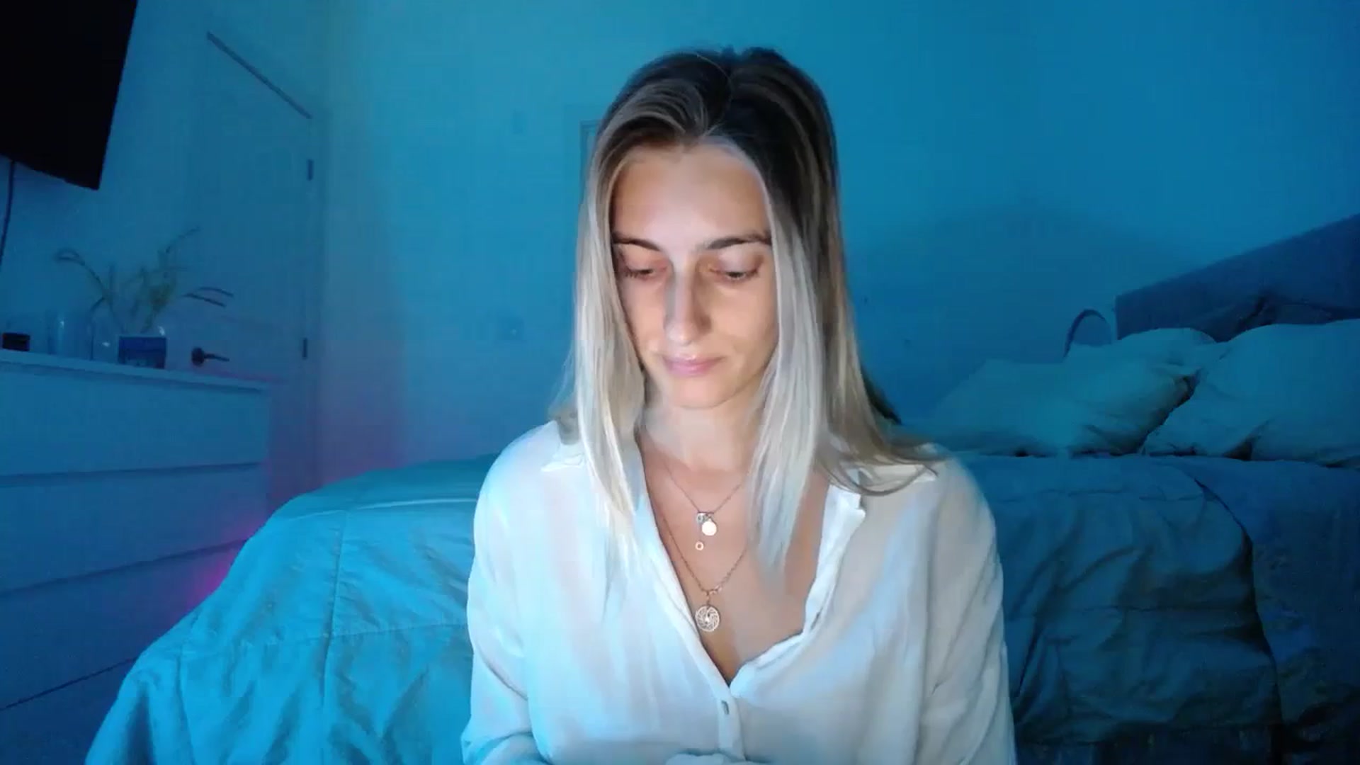 Gallery image thumbnail from Vodka_Queen's myfreecams stream on, 11/23/2023, 01:52 image 20 of 20