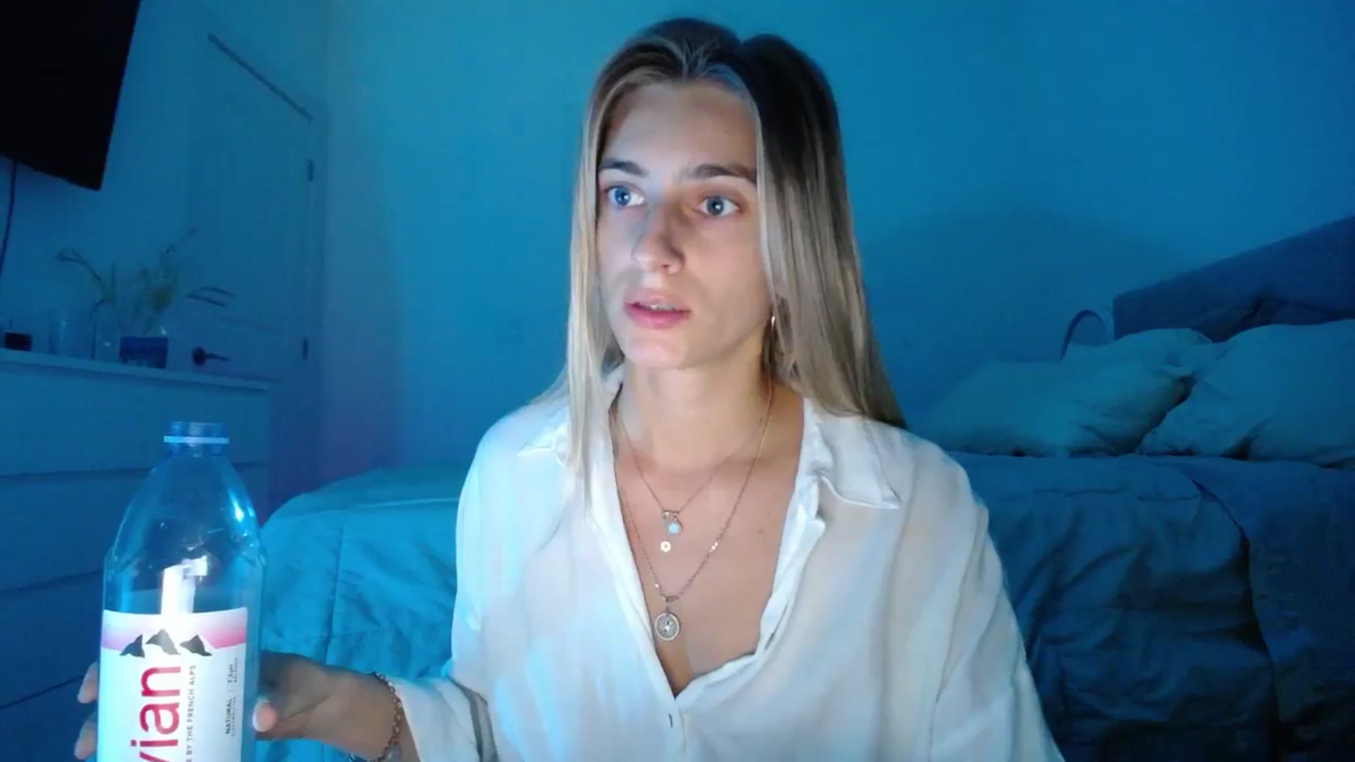 Gallery image thumbnail from Vodka_Queen's myfreecams stream on, 11/23/2023, 01:52 image 19 of 20