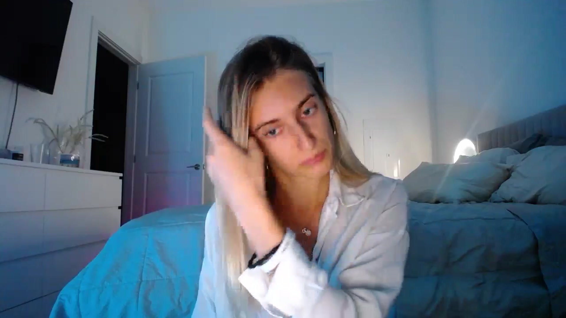 Gallery image thumbnail from Vodka_Queen's myfreecams stream on, 11/23/2023, 02:50 image 18 of 20