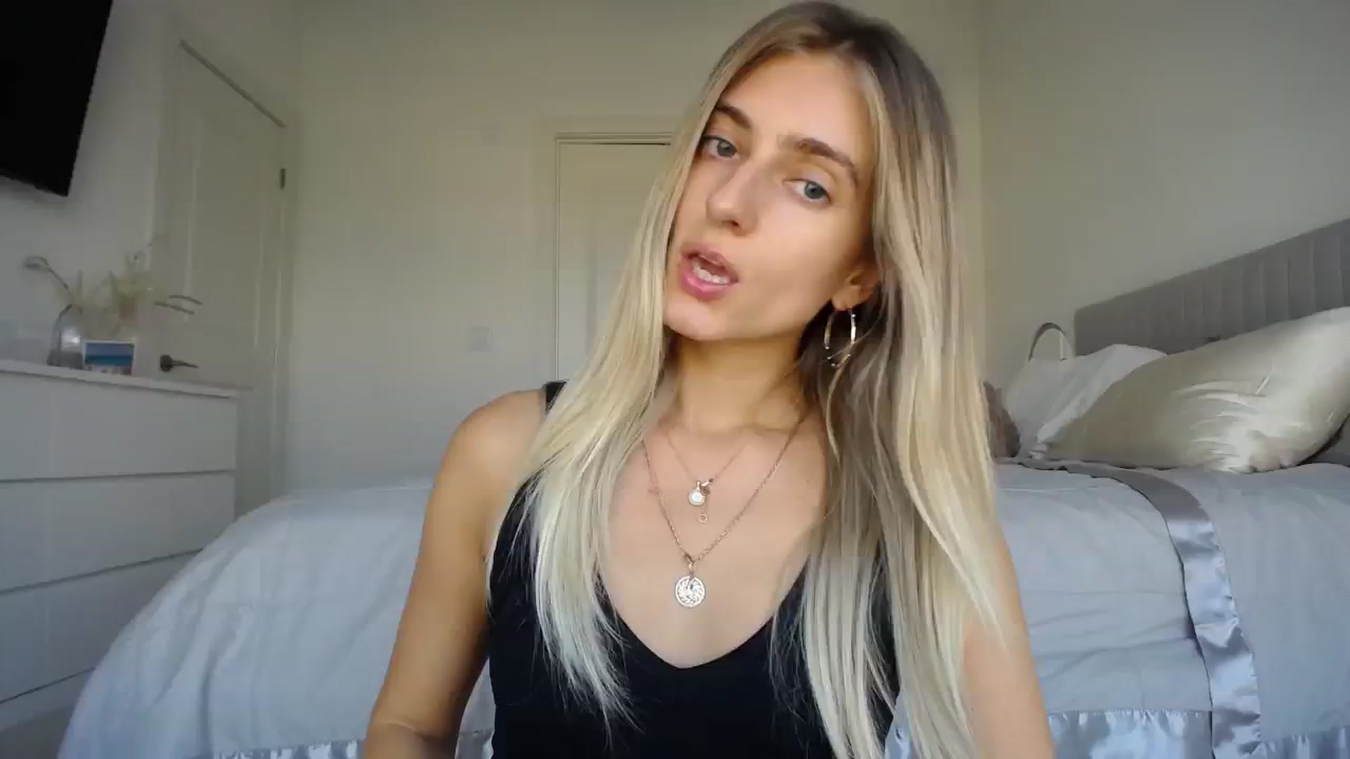 Gallery image thumbnail from Vodka_Queen's myfreecams stream on, 11/24/2023, 23:41 image 20 of 20