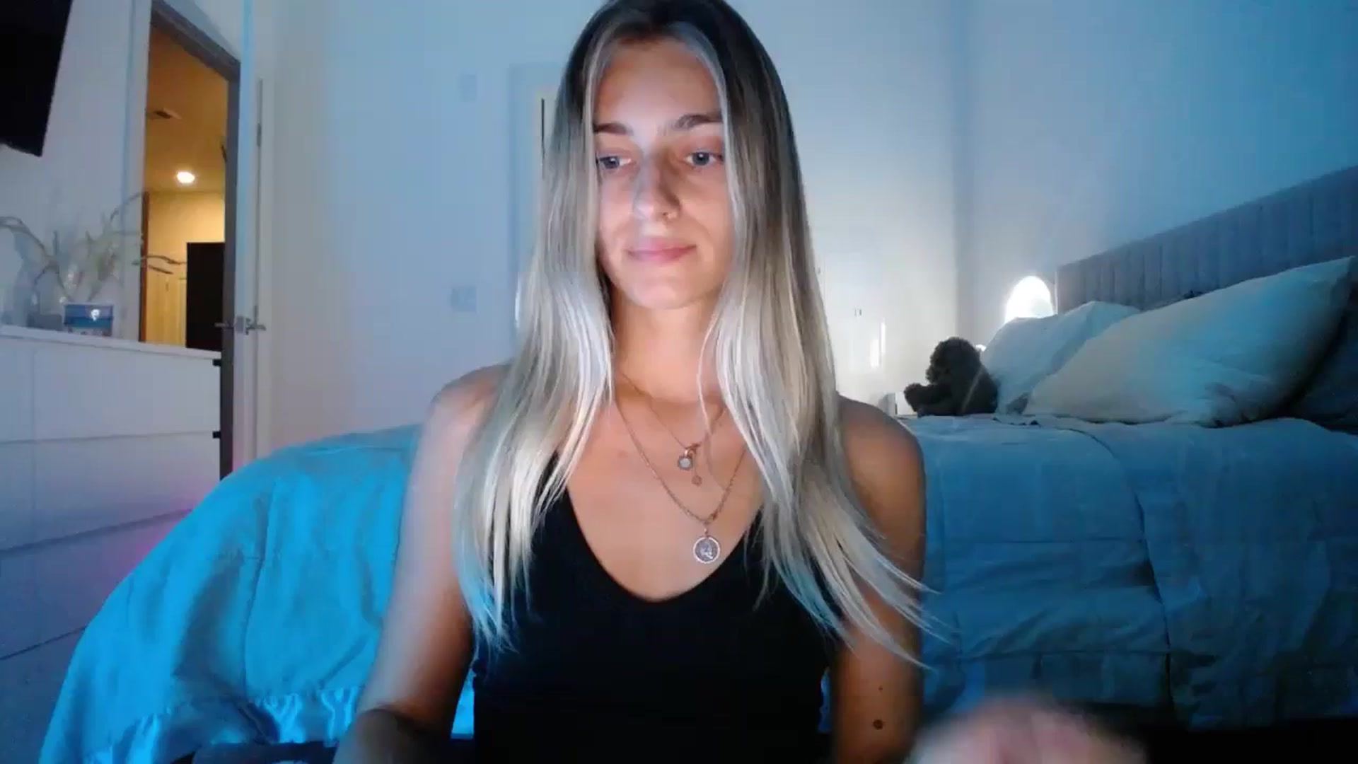 Gallery image thumbnail from Vodka_Queen's myfreecams stream on, 11/25/2023, 03:03 image 12 of 20