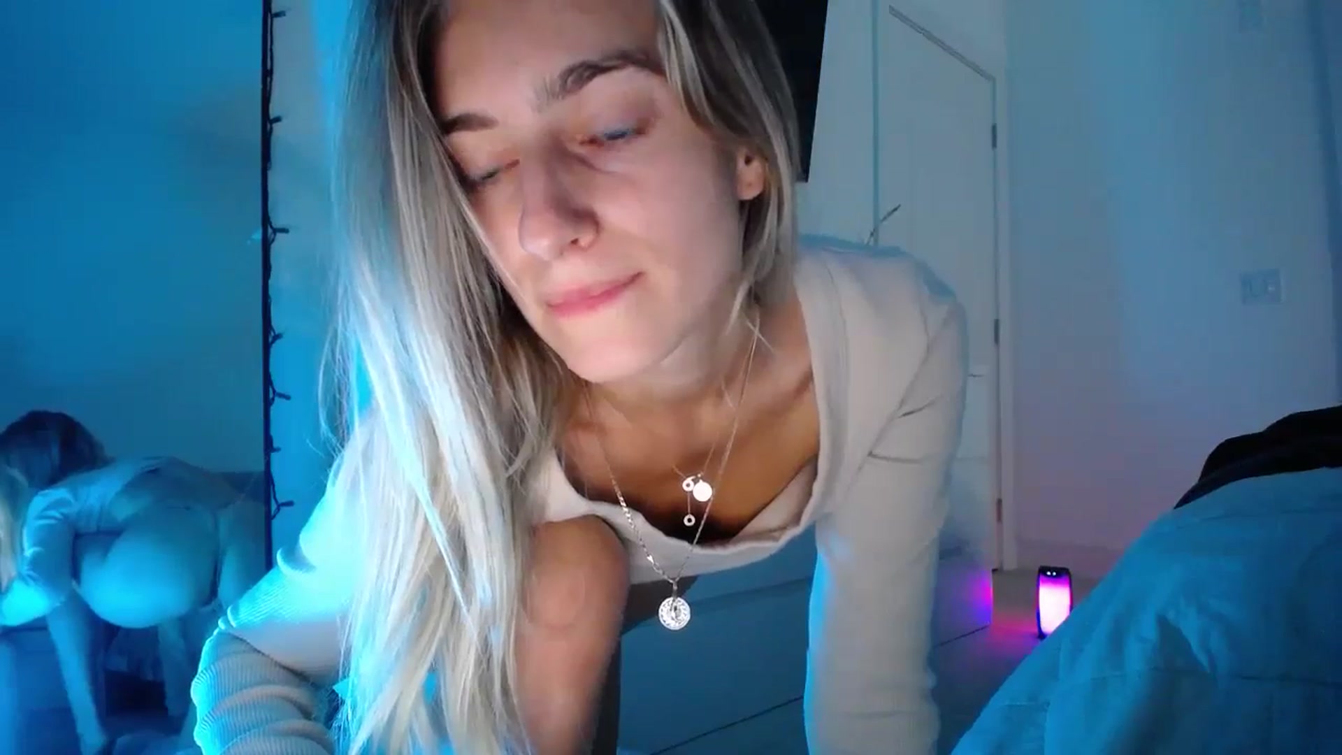 Gallery image thumbnail from Vodka_Queen's myfreecams stream on, 11/26/2023, 07:09 image 17 of 20