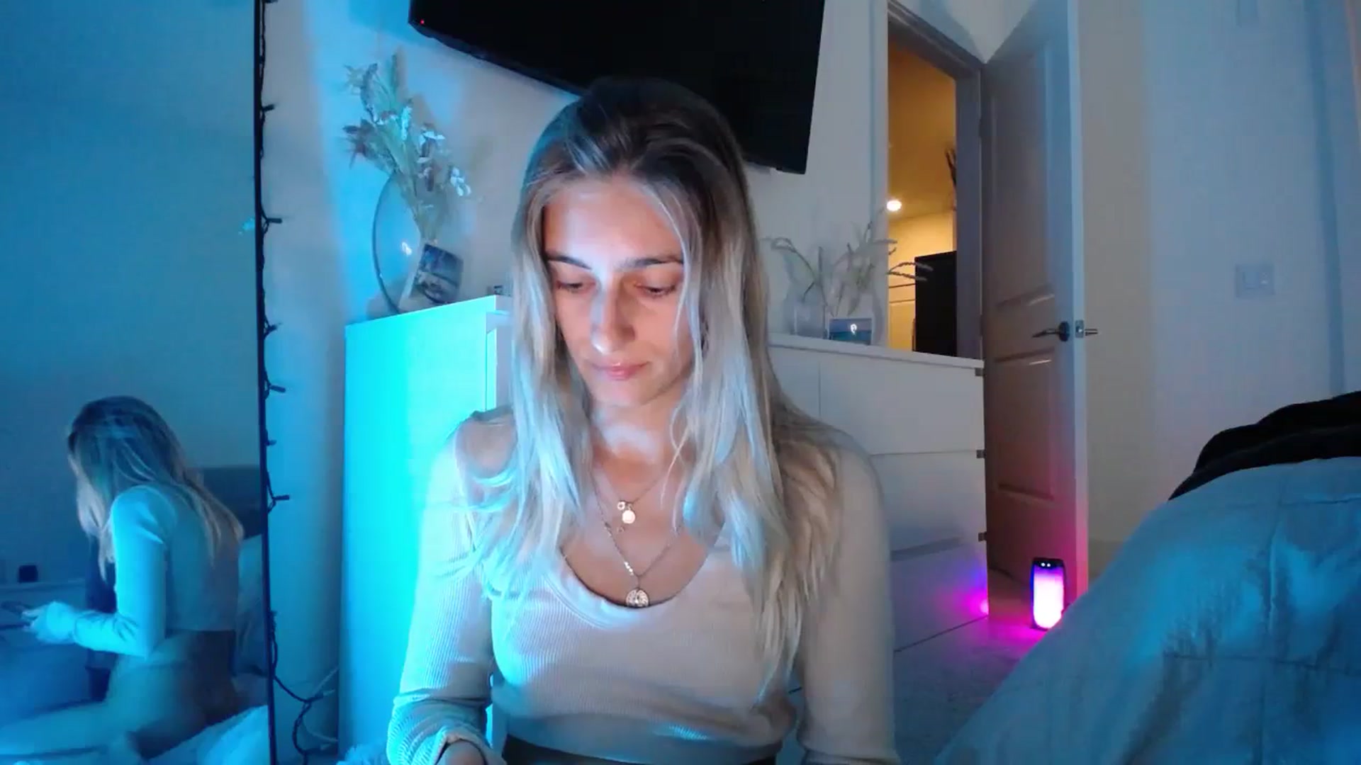Gallery image thumbnail from Vodka_Queen's myfreecams stream on, 11/26/2023, 07:58 image 9 of 20