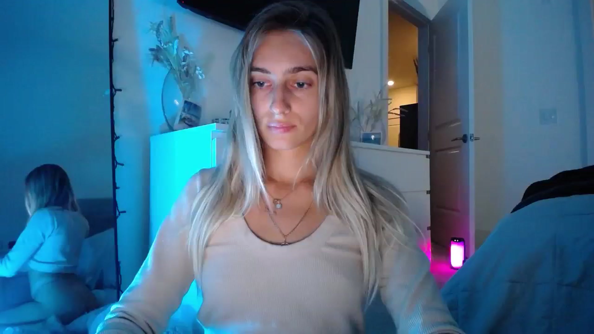 Gallery image thumbnail from Vodka_Queen's myfreecams stream on, 11/26/2023, 07:58 image 7 of 20