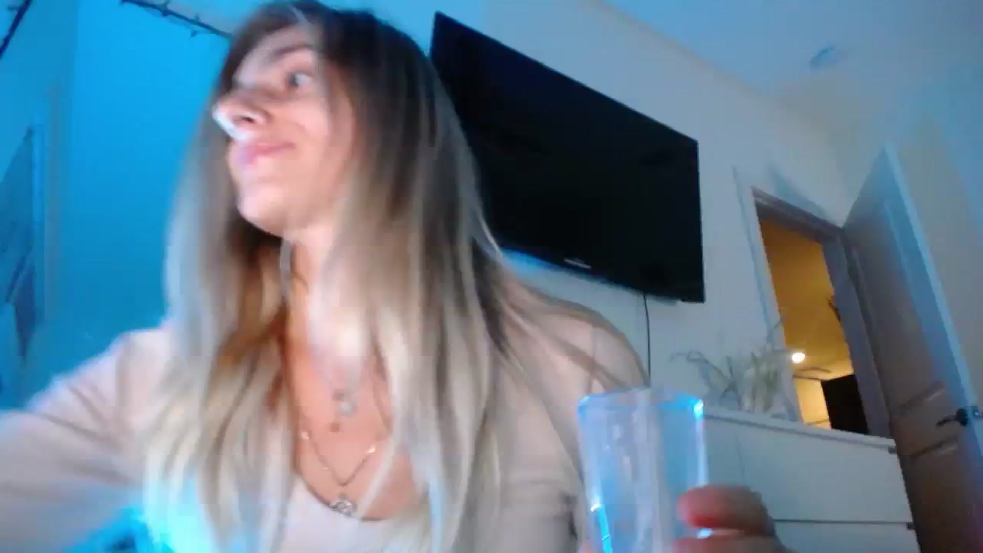 Gallery image thumbnail from Vodka_Queen's myfreecams stream on, 11/26/2023, 07:58 image 1 of 20