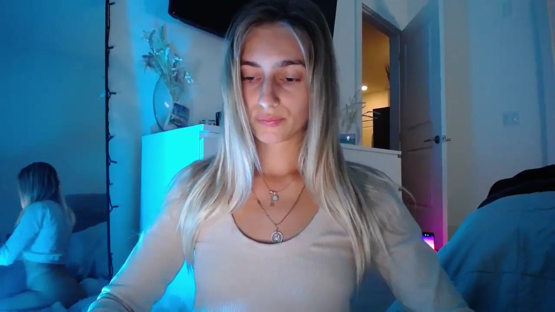 Gallery image thumbnail from Vodka_Queen's myfreecams stream on, 11/26/2023, 07:58 image 13 of 20