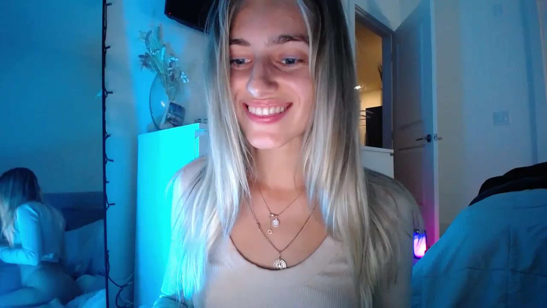 Gallery image thumbnail from Vodka_Queen's myfreecams stream on, 11/26/2023, 07:58 image 14 of 20