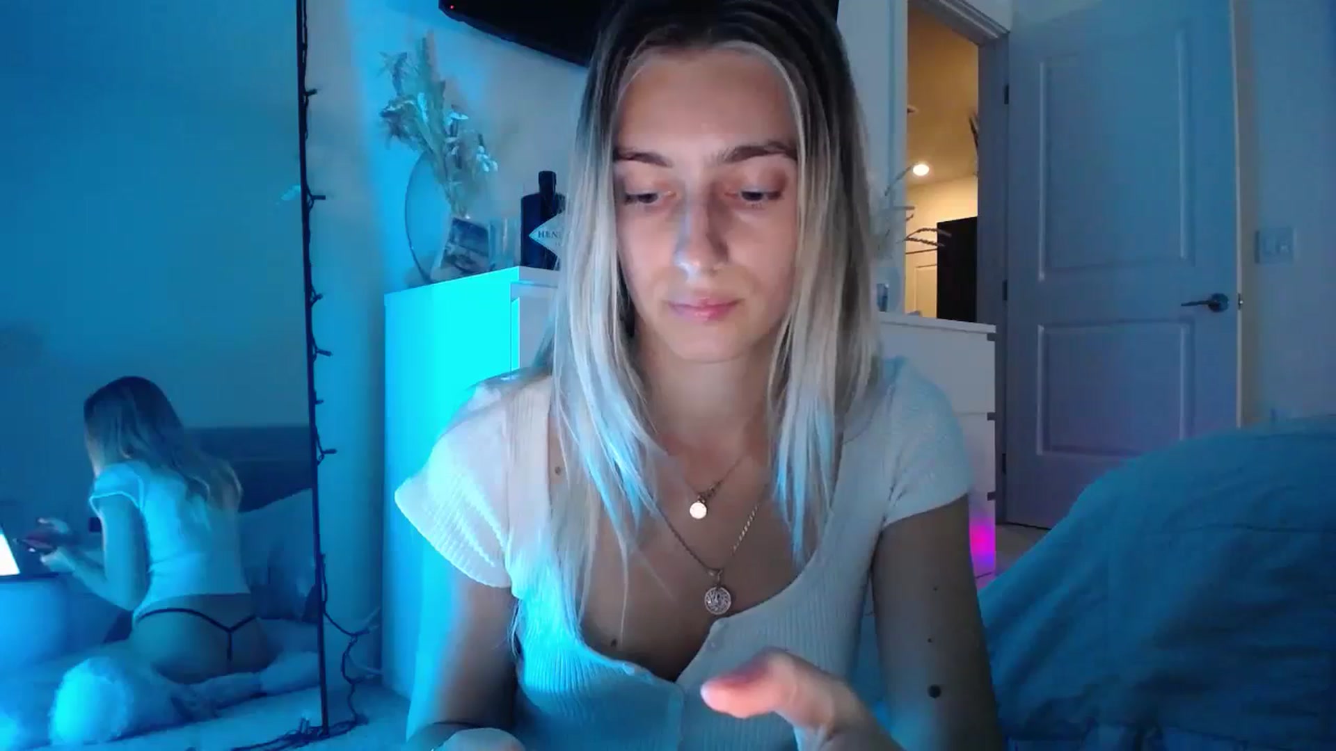 Gallery image thumbnail from Vodka_Queen's myfreecams stream on, 12/03/2023, 03:35 image 8 of 20