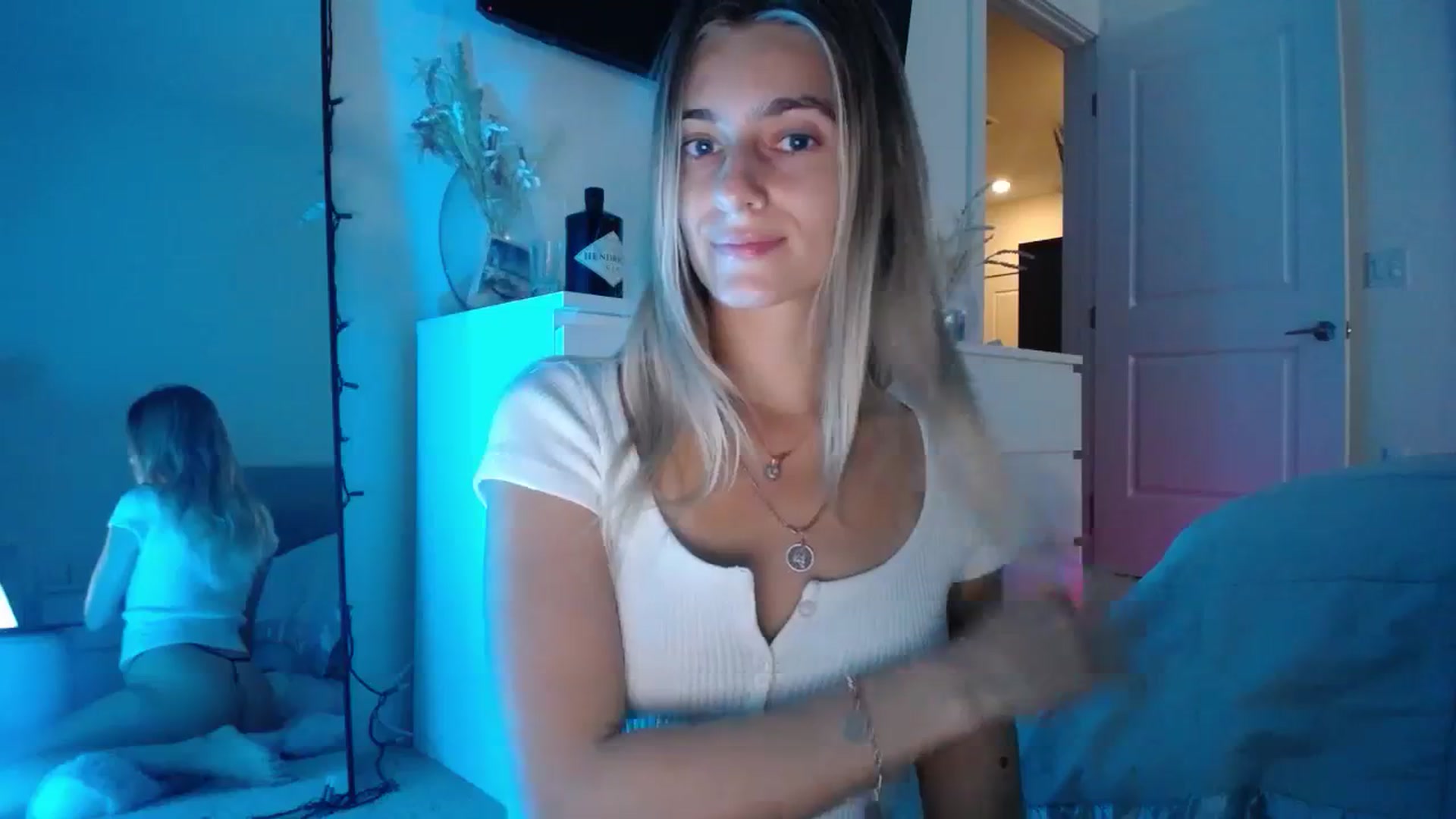 Gallery image thumbnail from Vodka_Queen's myfreecams stream on, 12/03/2023, 03:35 image 5 of 20