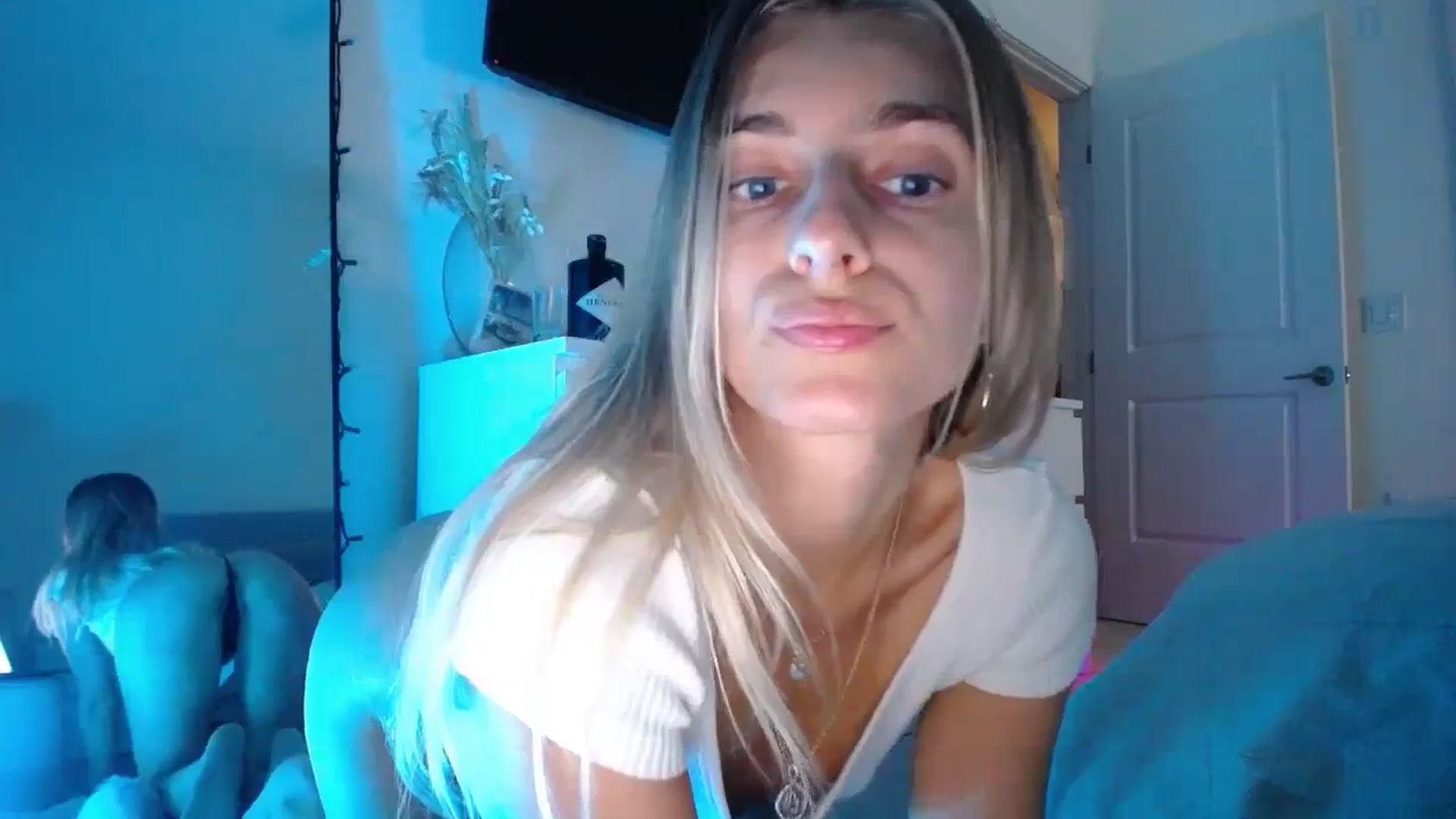 Gallery image thumbnail from Vodka_Queen's myfreecams stream on, 12/03/2023, 03:35 image 6 of 20