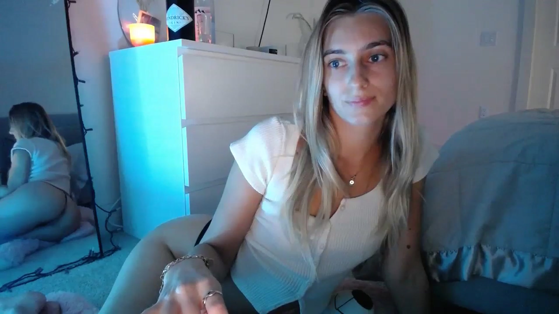 Gallery image thumbnail from Vodka_Queen's myfreecams stream on, 12/03/2023, 03:35 image 15 of 20