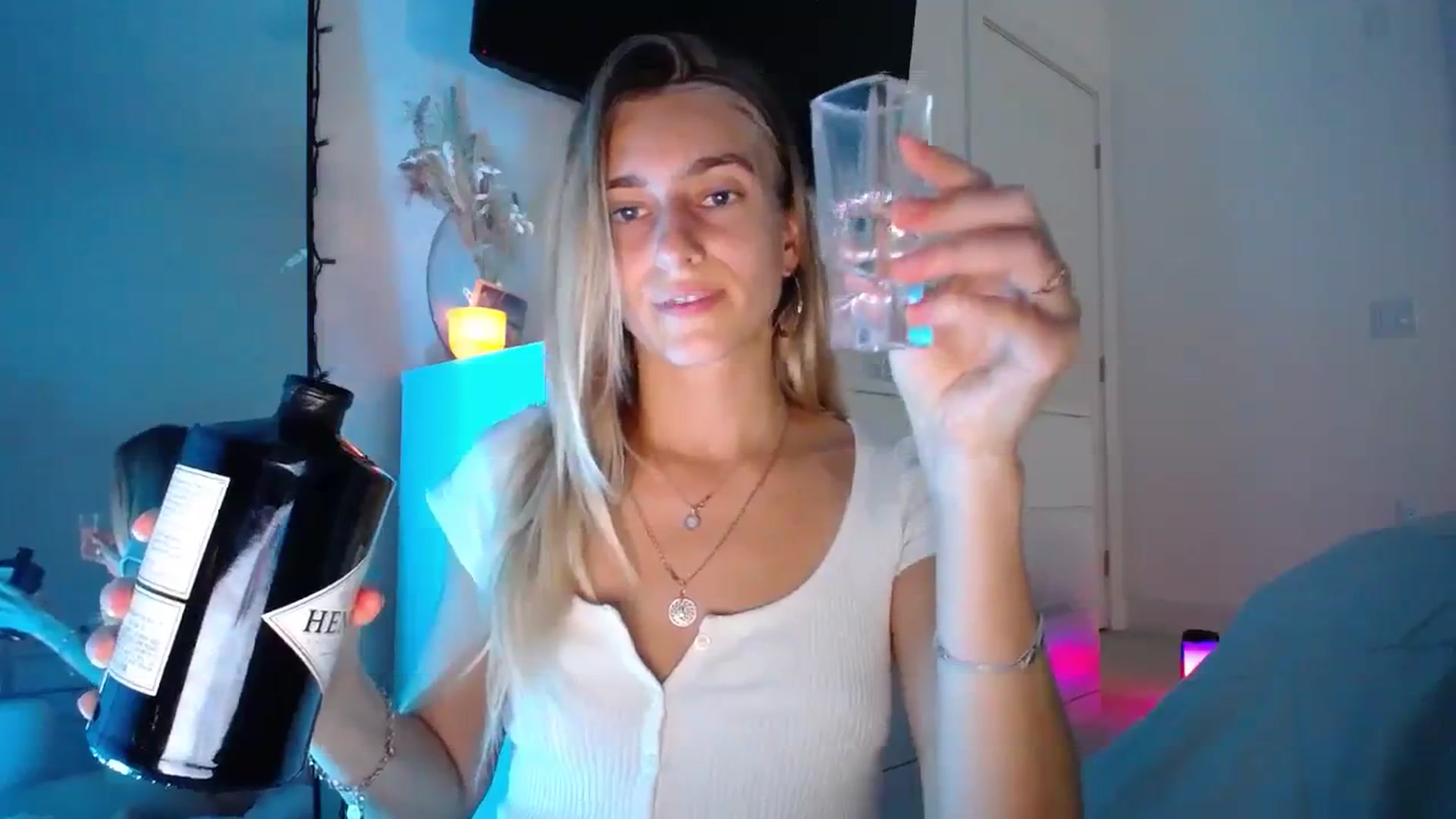 Gallery image thumbnail from Vodka_Queen's myfreecams stream on, 12/03/2023, 04:29 image 11 of 20