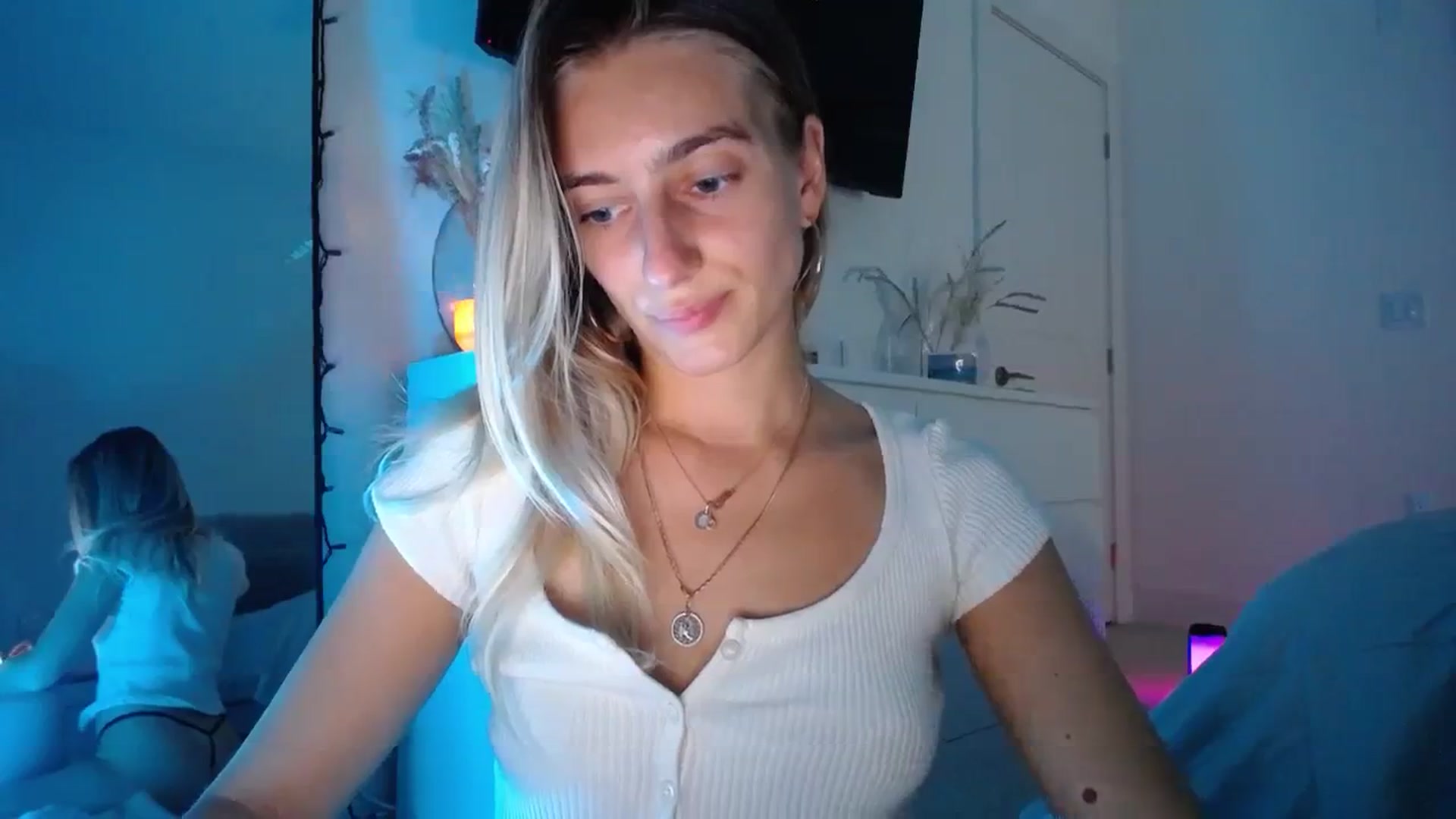 Gallery image thumbnail from Vodka_Queen's myfreecams stream on, 12/03/2023, 04:29 image 10 of 20