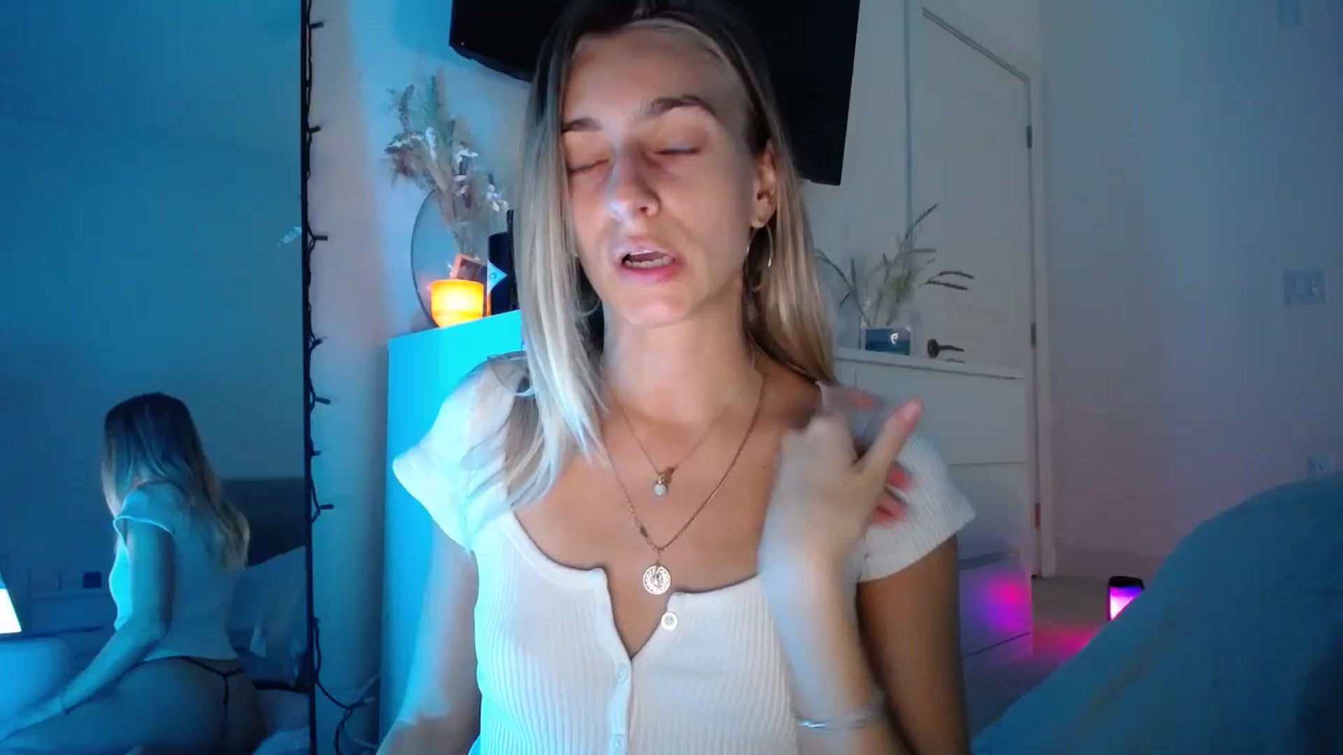 Gallery image thumbnail from Vodka_Queen's myfreecams stream on, 12/03/2023, 04:29 image 1 of 20
