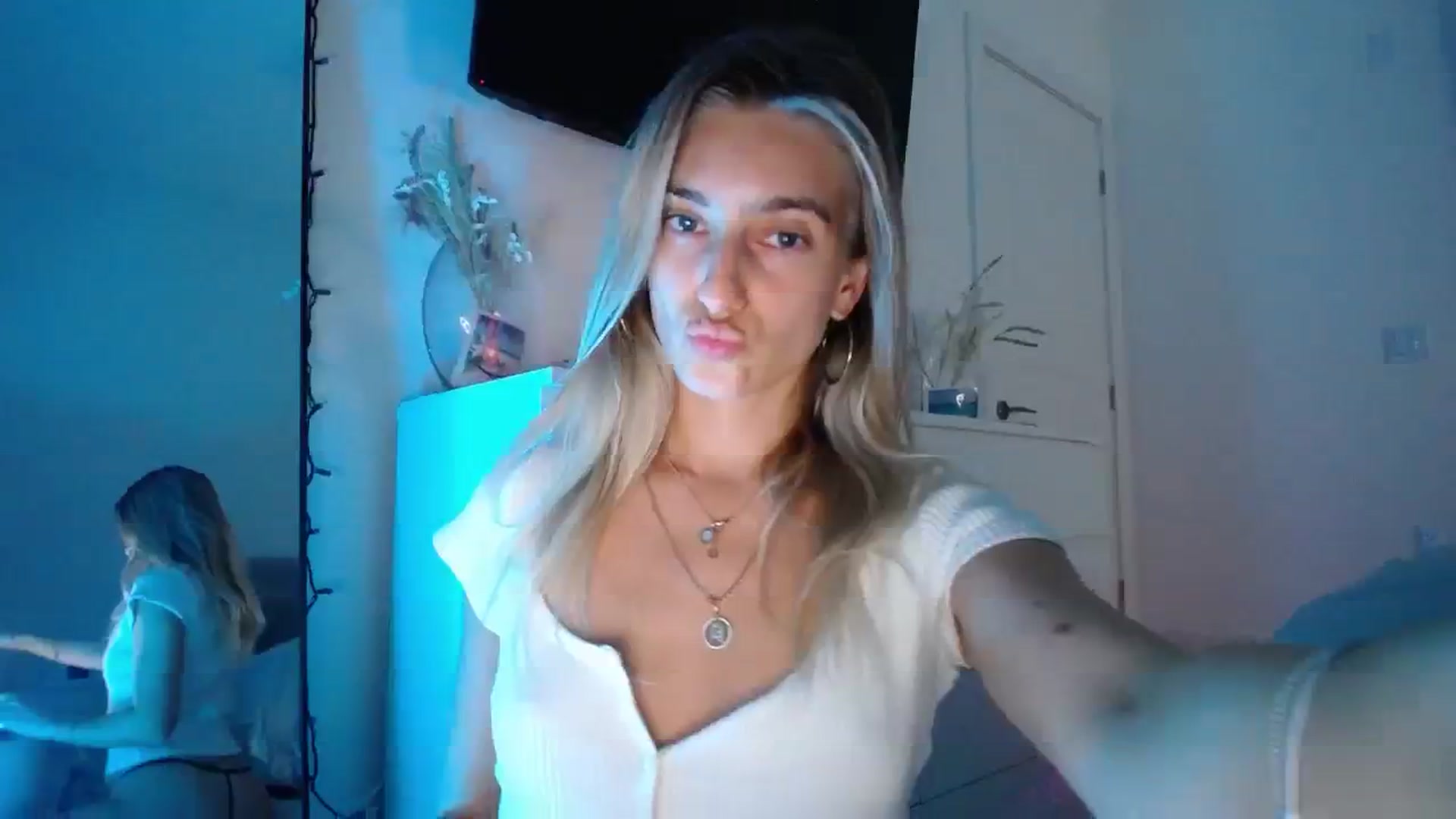 Gallery image thumbnail from Vodka_Queen's myfreecams stream on, 12/03/2023, 05:52 image 14 of 20