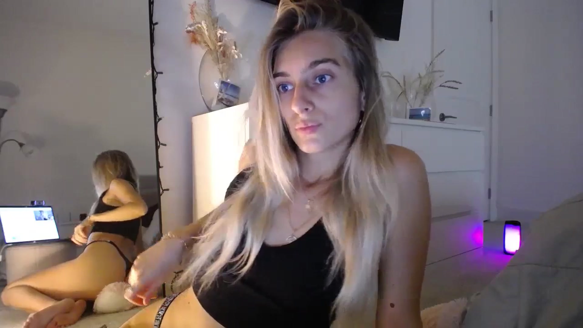 Gallery image thumbnail from Vodka_Queen's myfreecams stream on, 12/05/2023, 02:09 image 5 of 20