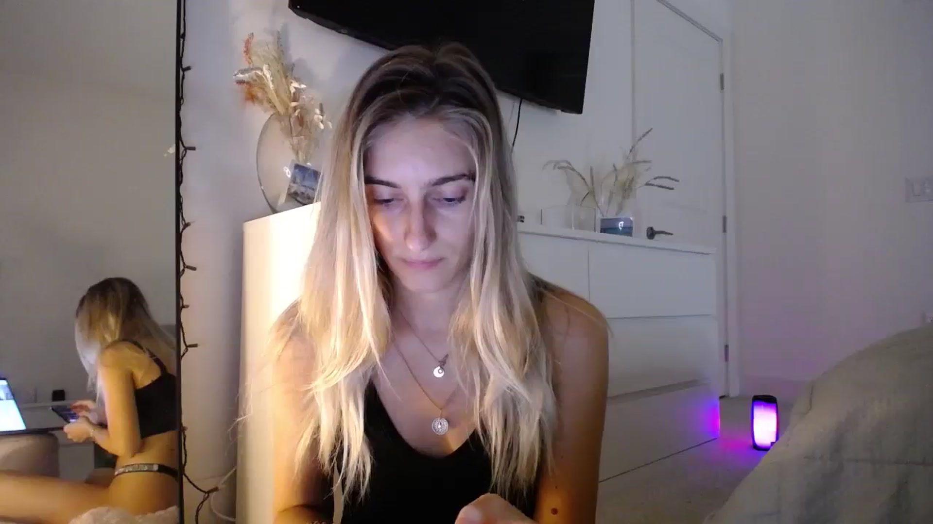 Gallery image thumbnail from Vodka_Queen's myfreecams stream on, 12/05/2023, 02:09 image 9 of 20