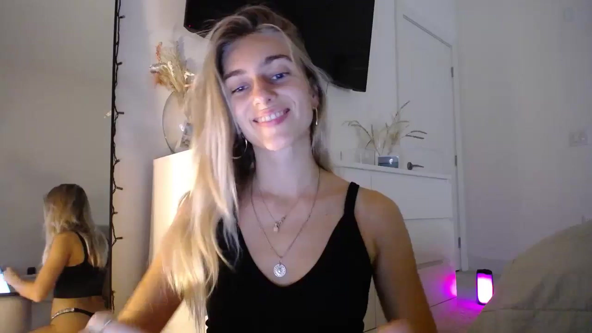 Gallery image thumbnail from Vodka_Queen's myfreecams stream on, 12/05/2023, 02:09 image 15 of 20