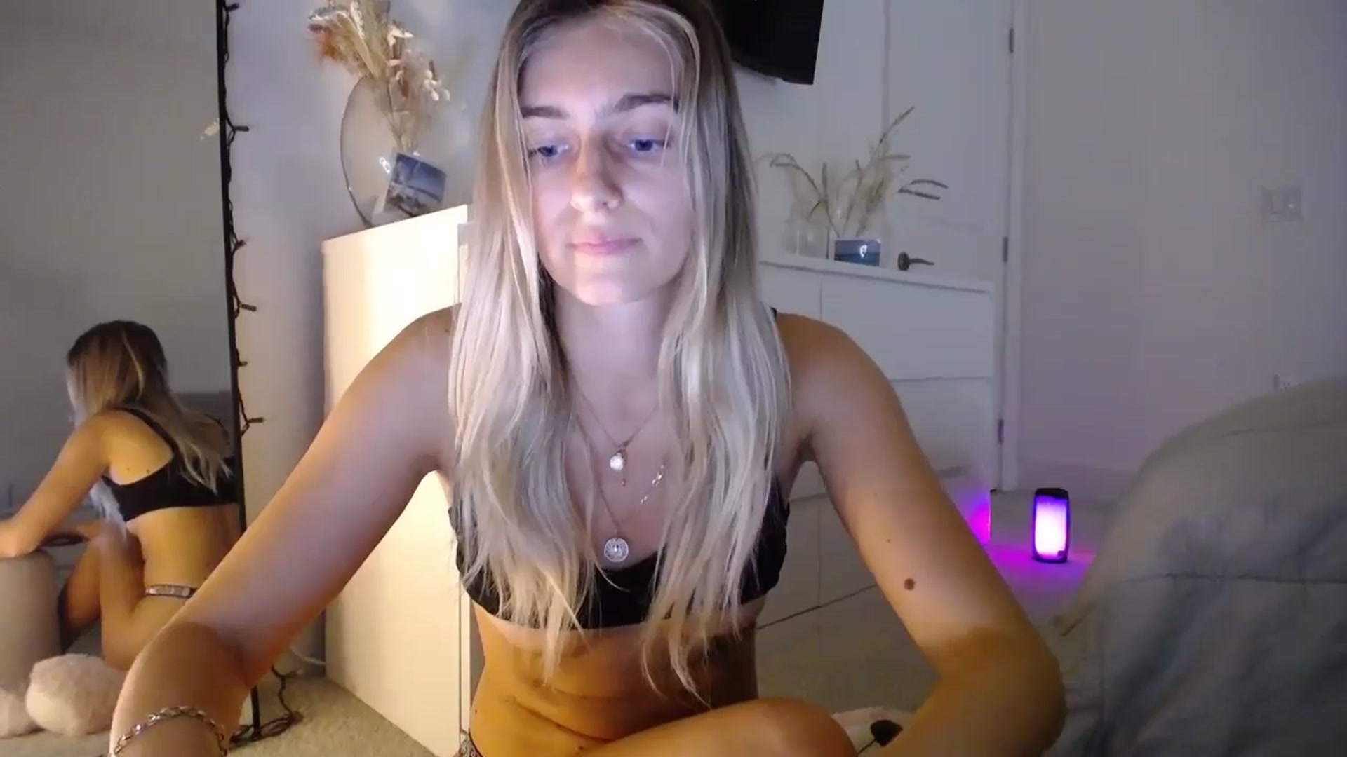Gallery image thumbnail from Vodka_Queen's myfreecams stream on, 12/05/2023, 03:56 image 5 of 20