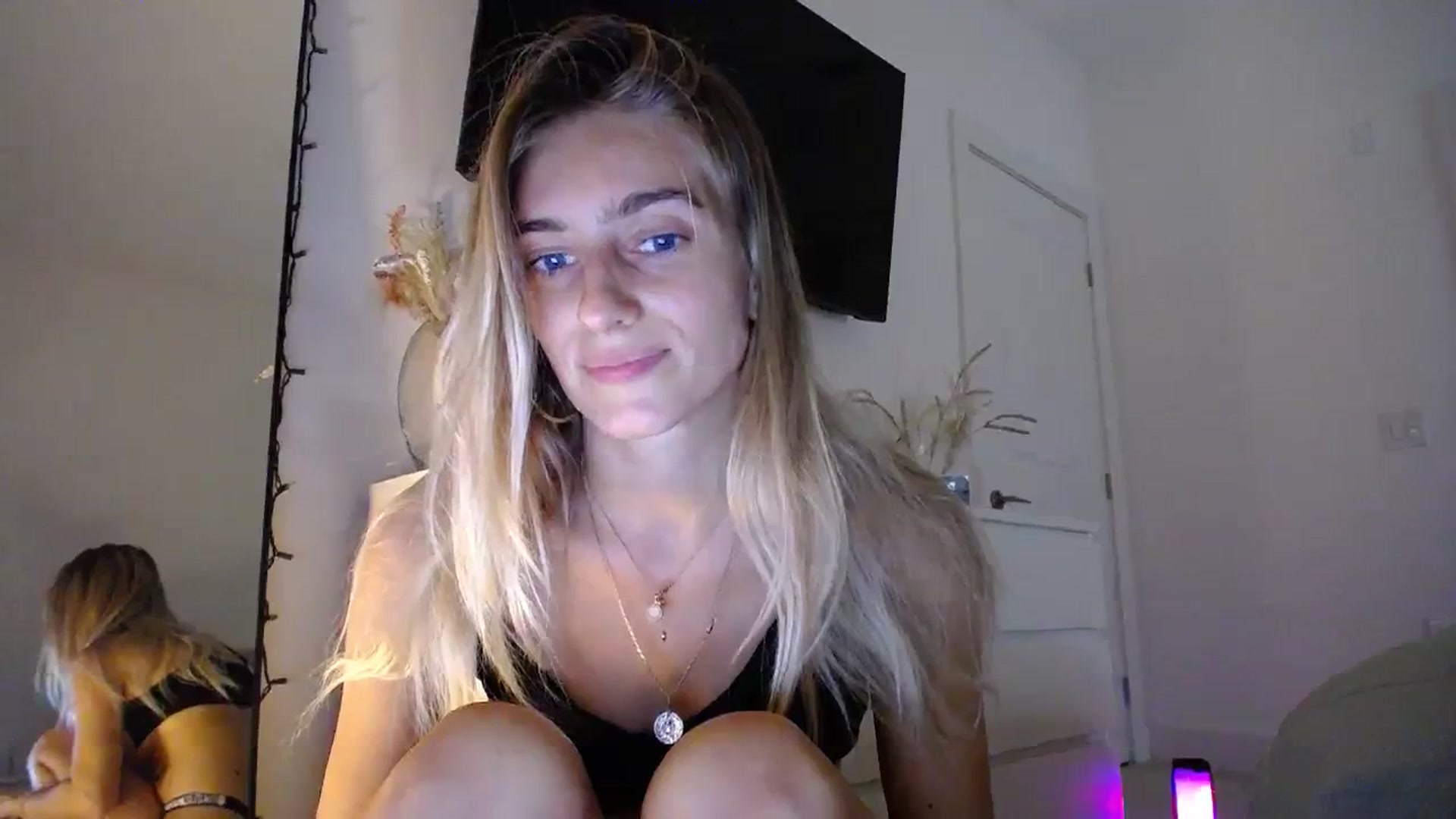 Gallery image thumbnail from Vodka_Queen's myfreecams stream on, 12/05/2023, 03:56 image 3 of 20