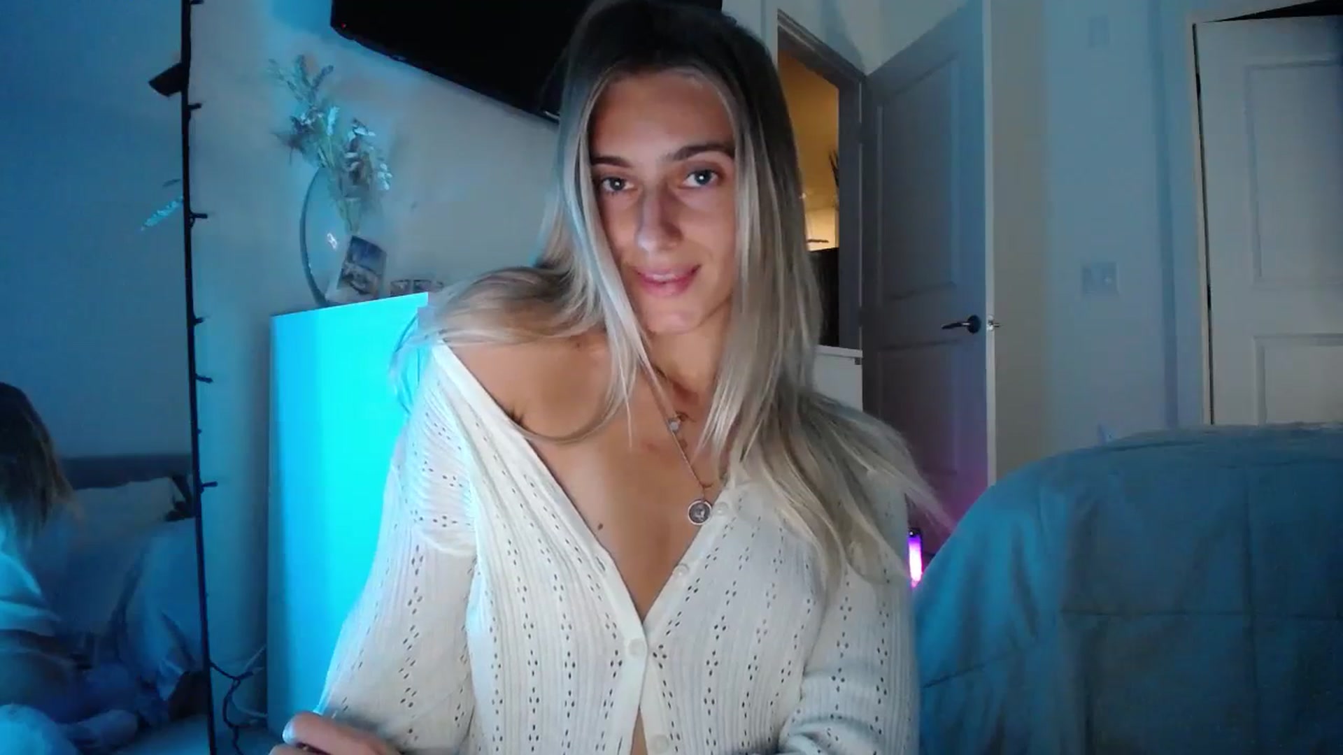 Gallery image thumbnail from Vodka_Queen's myfreecams stream on, 12/16/2023, 03:03 image 7 of 20
