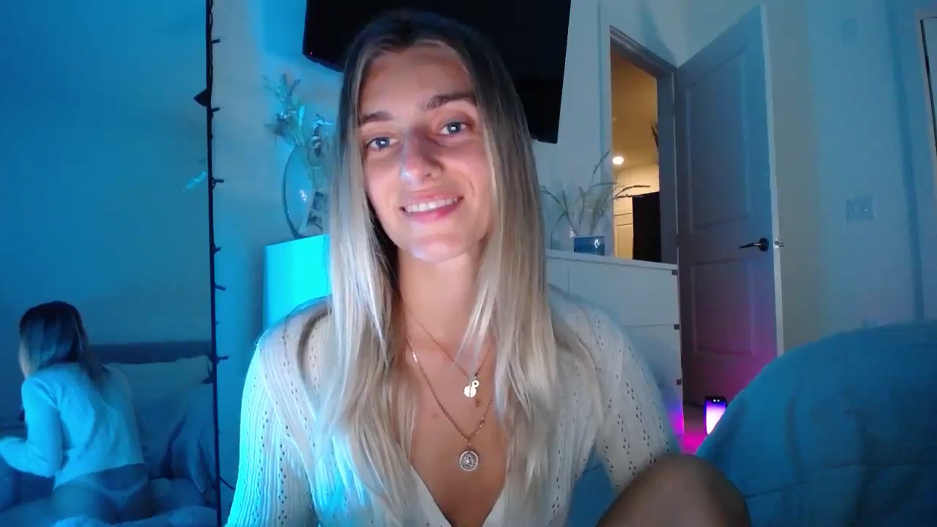 Gallery image thumbnail from Vodka_Queen's myfreecams stream on, 12/16/2023, 04:53 image 6 of 20