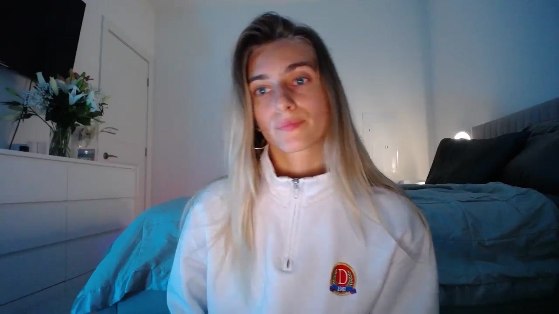 Gallery image thumbnail from Vodka_Queen's myfreecams stream on, 01/14/2024, 02:05 image 7 of 20