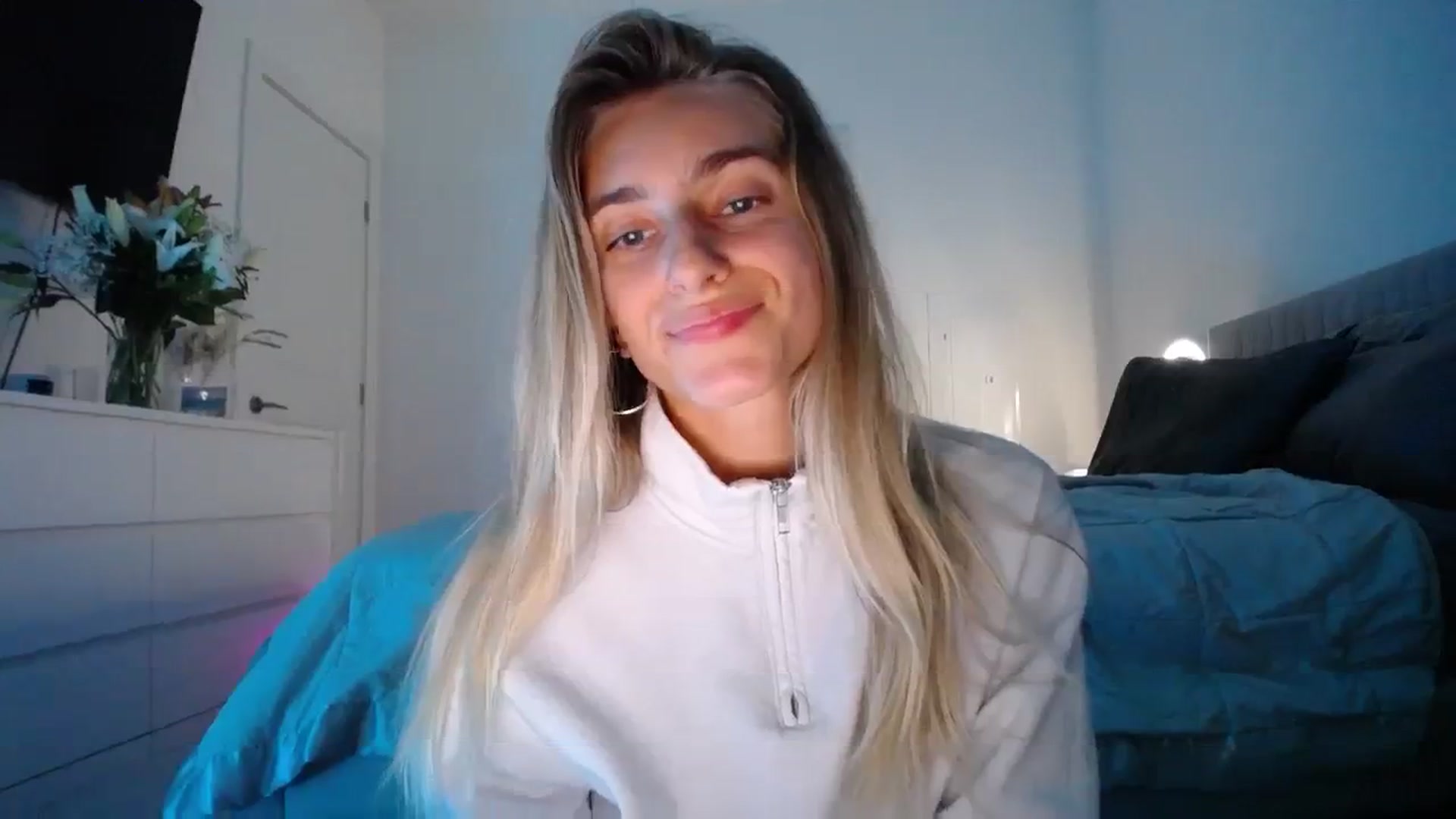 Gallery image thumbnail from Vodka_Queen's myfreecams stream on, 01/14/2024, 02:05 image 14 of 20