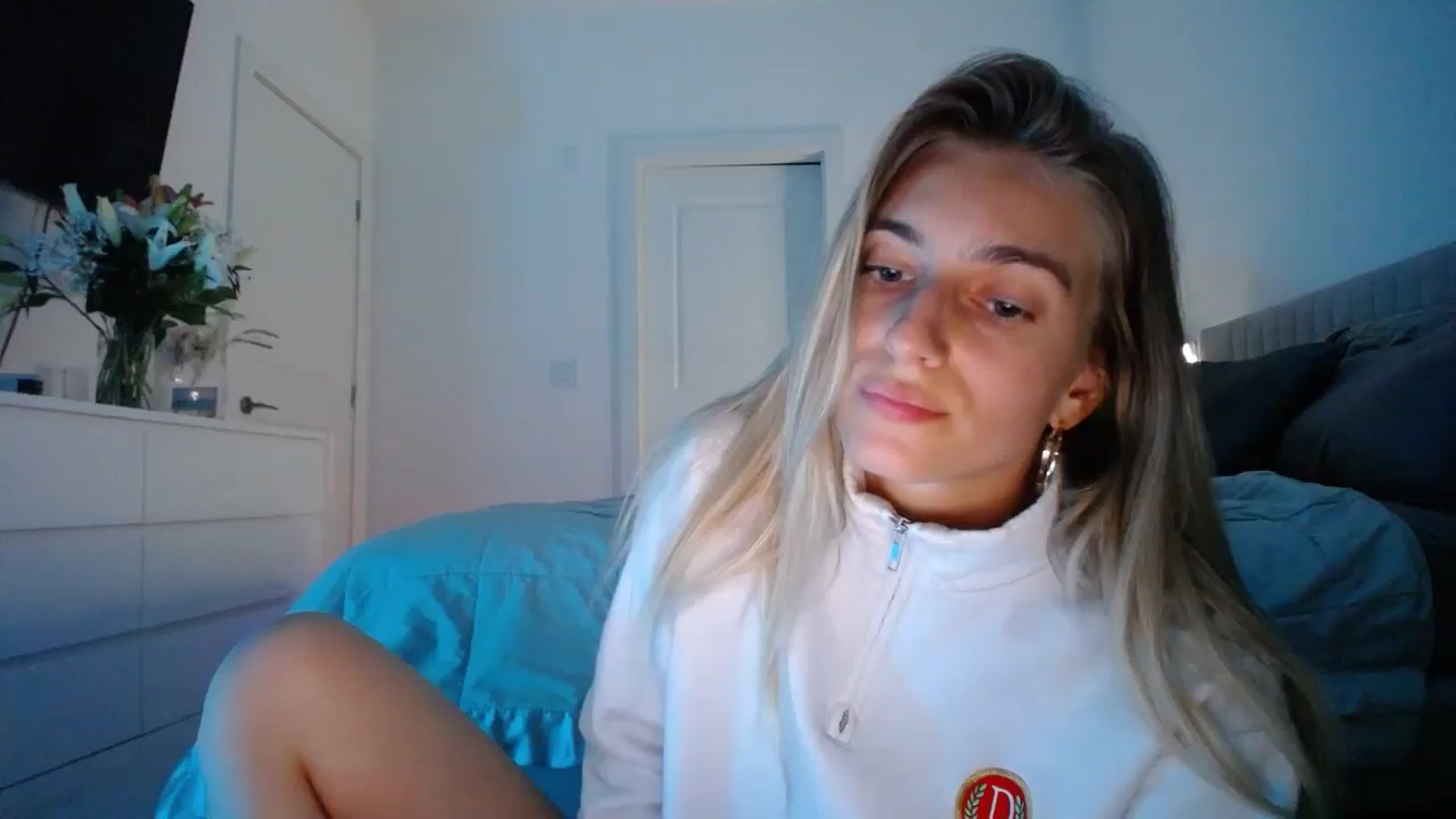 Gallery image thumbnail from Vodka_Queen's myfreecams stream on, 01/14/2024, 02:05 image 11 of 20