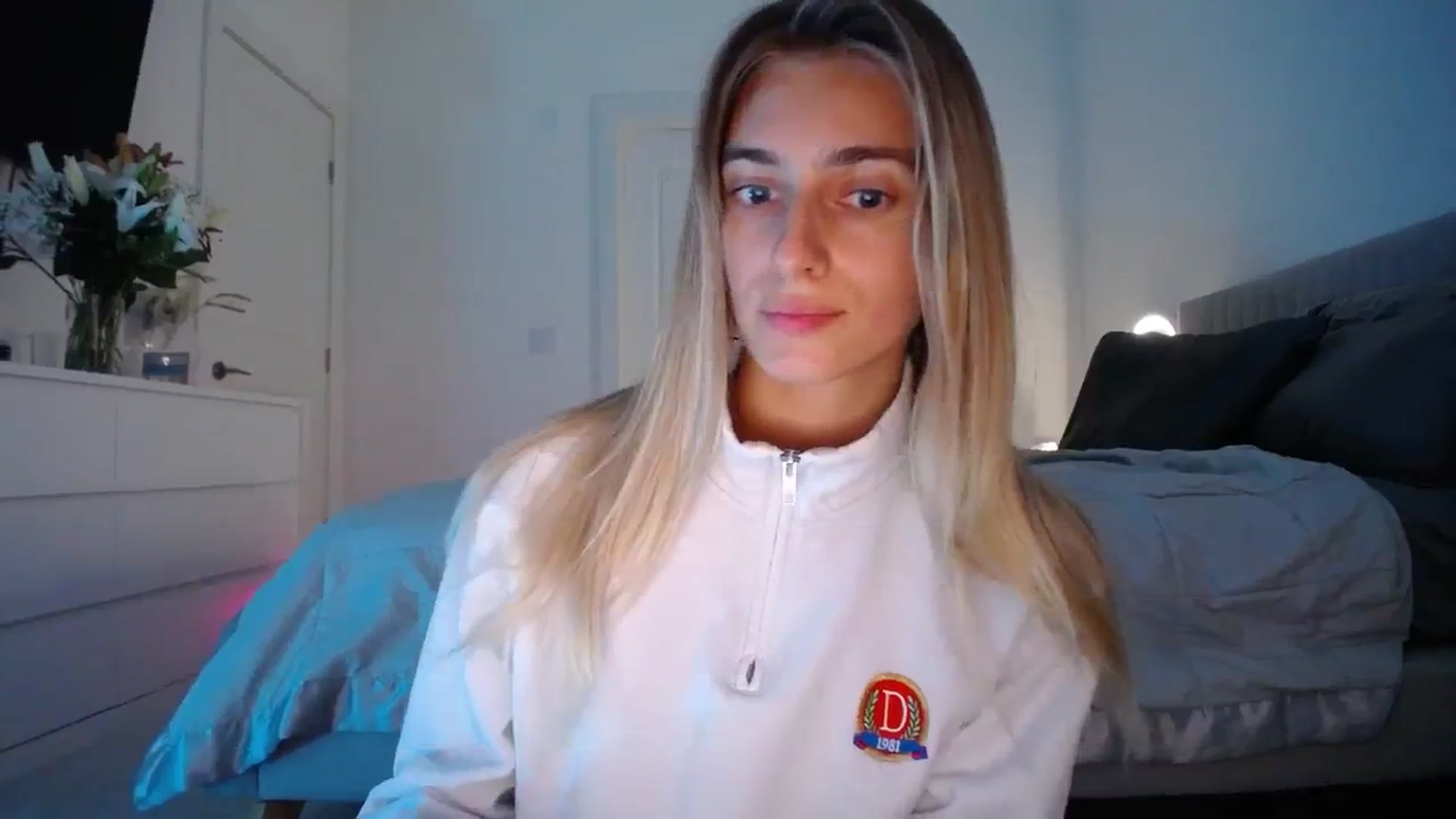 Gallery image thumbnail from Vodka_Queen's myfreecams stream on, 01/14/2024, 02:05 image 4 of 20