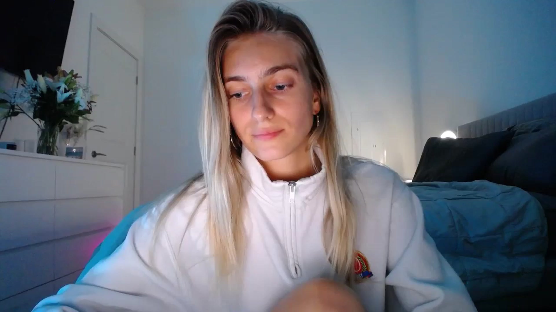 Gallery image thumbnail from Vodka_Queen's myfreecams stream on, 01/14/2024, 02:05 image 8 of 20