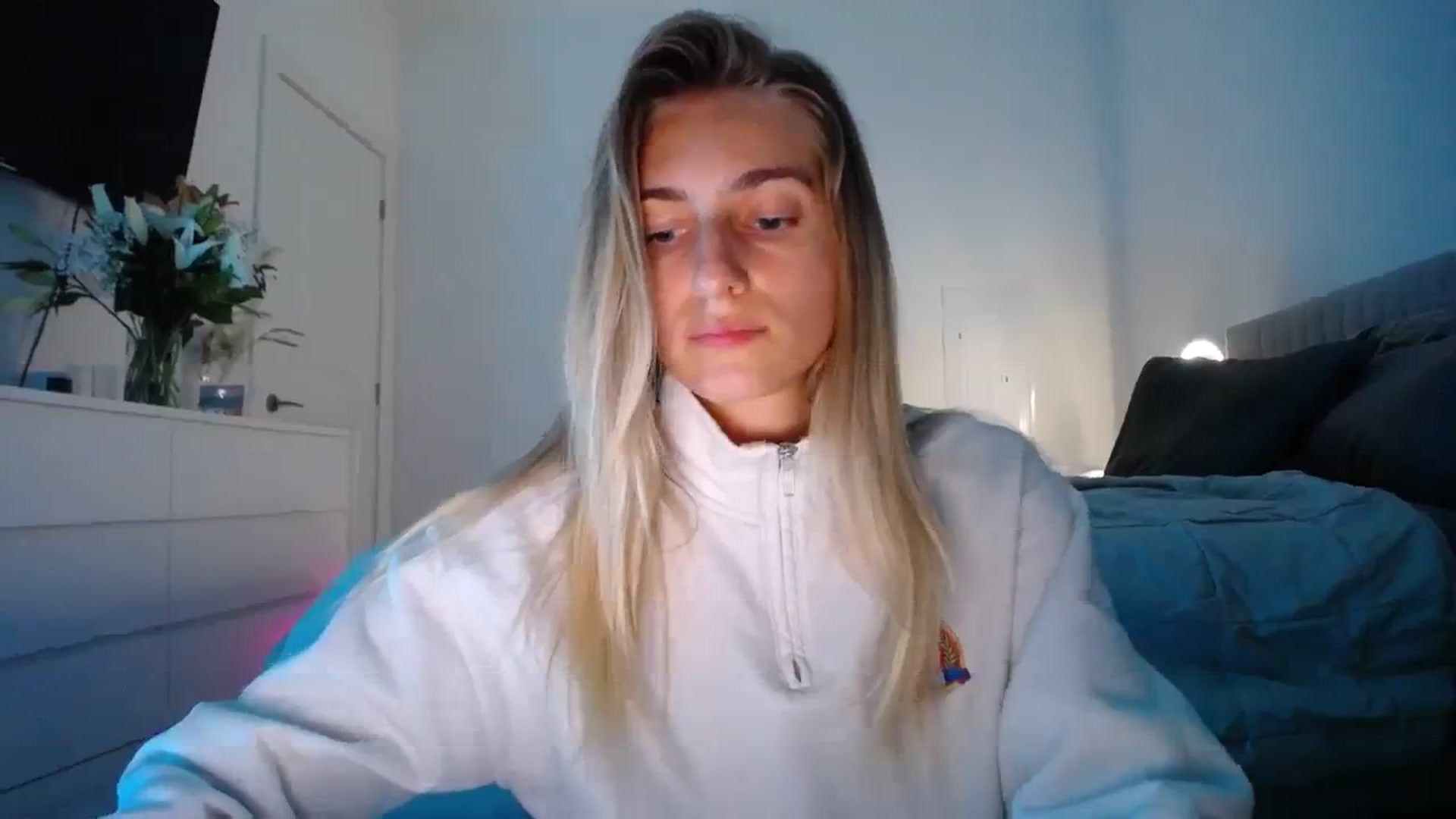 Gallery image thumbnail from Vodka_Queen's myfreecams stream on, 01/14/2024, 02:05 image 13 of 20