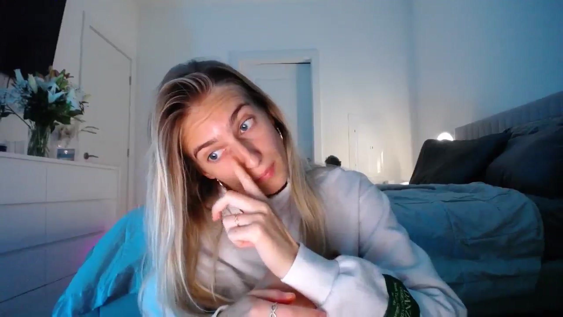 Gallery image thumbnail from Vodka_Queen's myfreecams stream on, 01/14/2024, 02:05 image 9 of 20