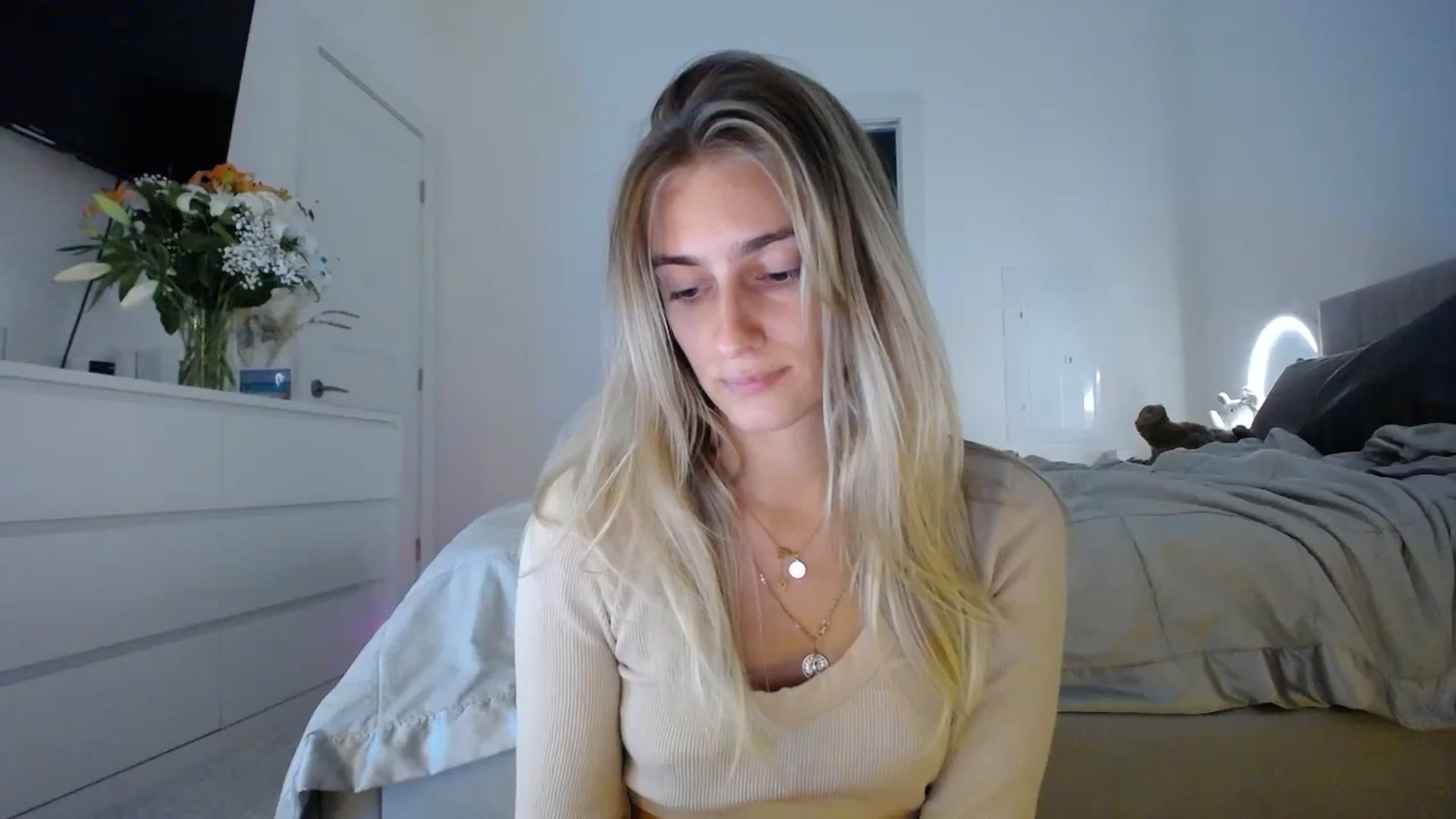 Gallery image thumbnail from Vodka_Queen's myfreecams stream on, 01/17/2024, 07:16 image 18 of 20