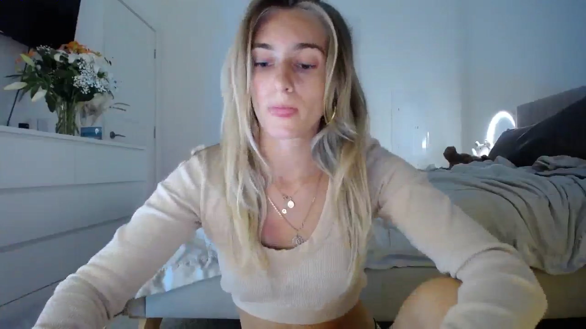 Gallery image thumbnail from Vodka_Queen's myfreecams stream on, 01/17/2024, 07:16 image 10 of 20