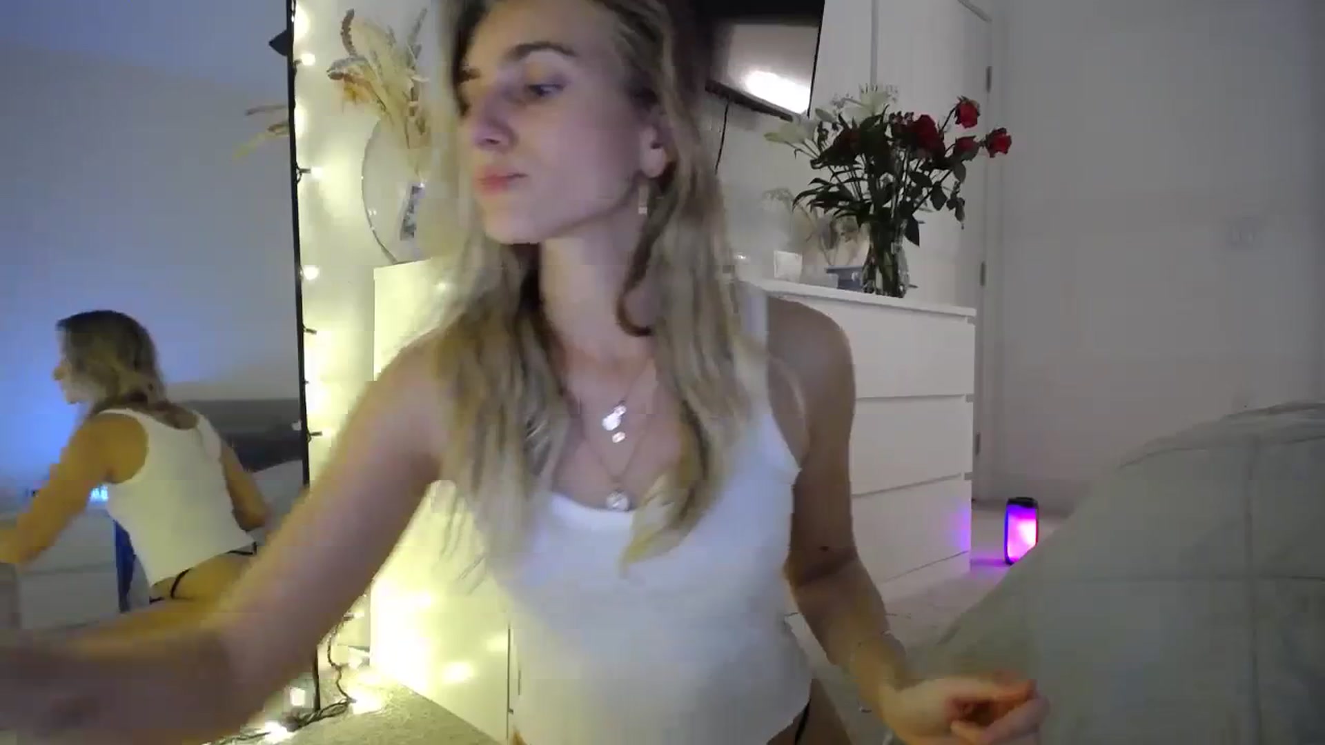 Gallery image thumbnail from Vodka_Queen's myfreecams stream on, 01/25/2024, 05:51 image 16 of 20