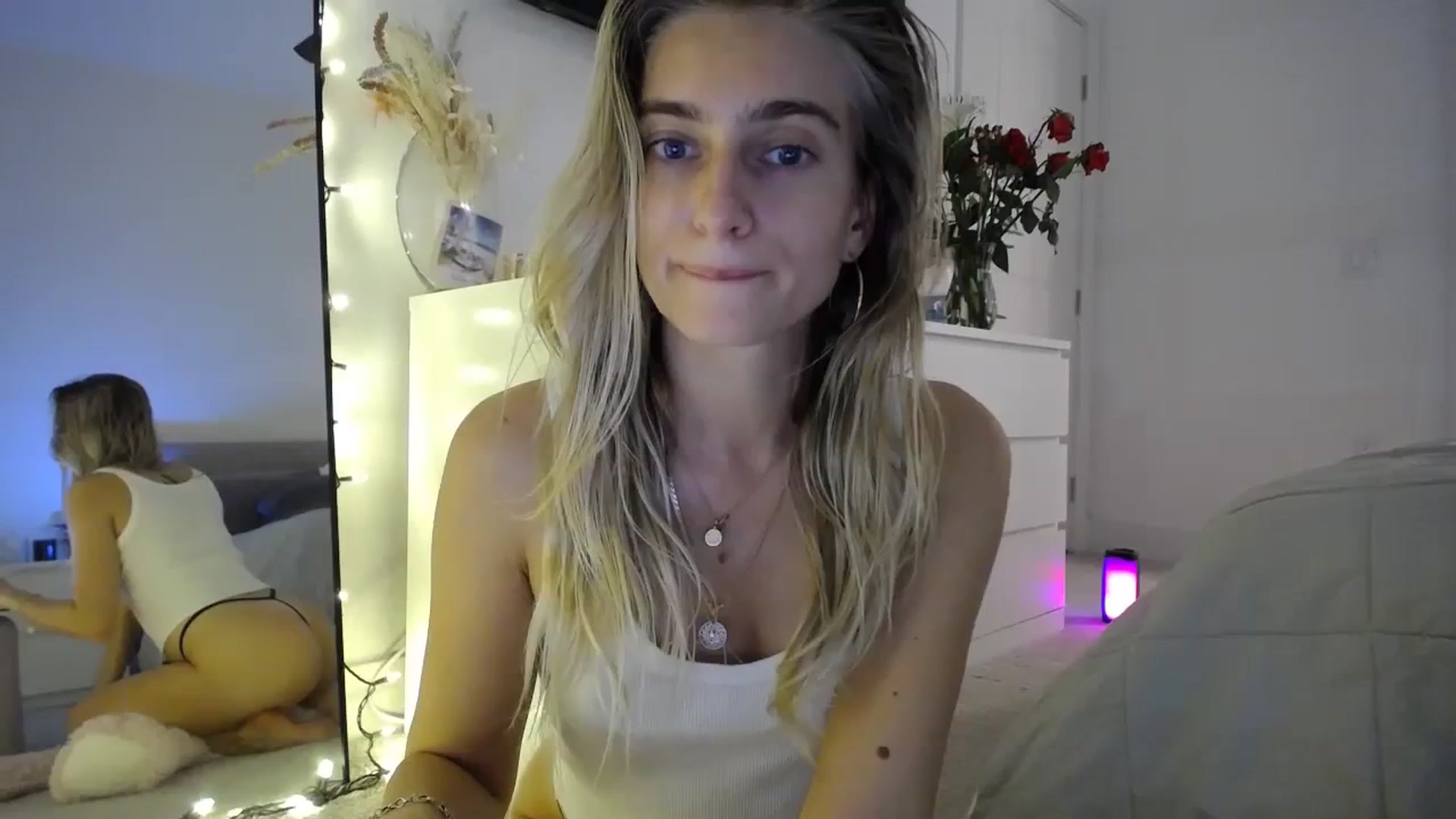 Gallery image thumbnail from Vodka_Queen's myfreecams stream on, 01/25/2024, 05:51 image 12 of 20