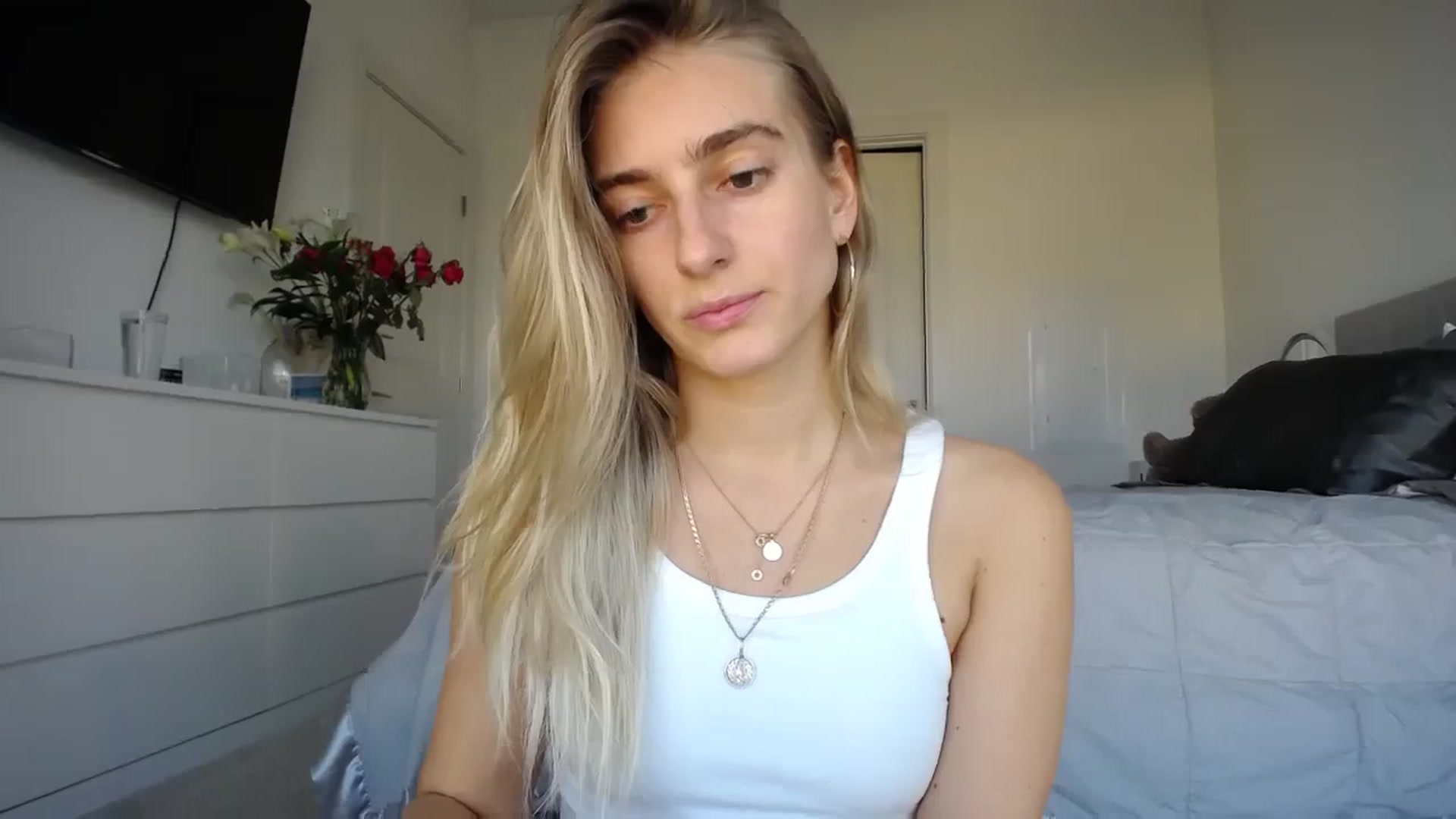 Gallery image thumbnail from Vodka_Queen's myfreecams stream on, 01/26/2024, 24:34 image 7 of 20
