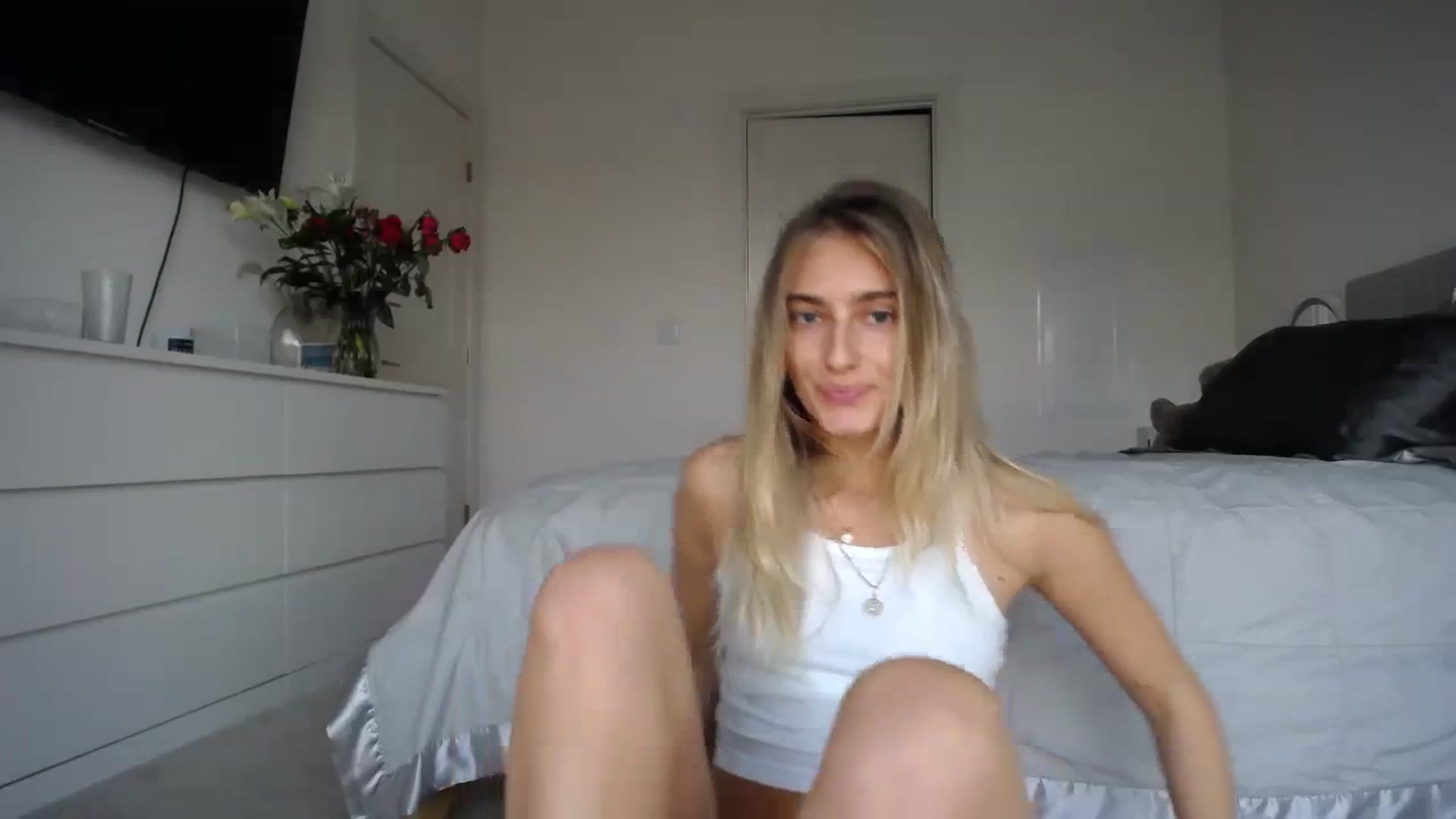 Gallery image thumbnail from Vodka_Queen's myfreecams stream on, 01/26/2024, 01:17 image 16 of 20