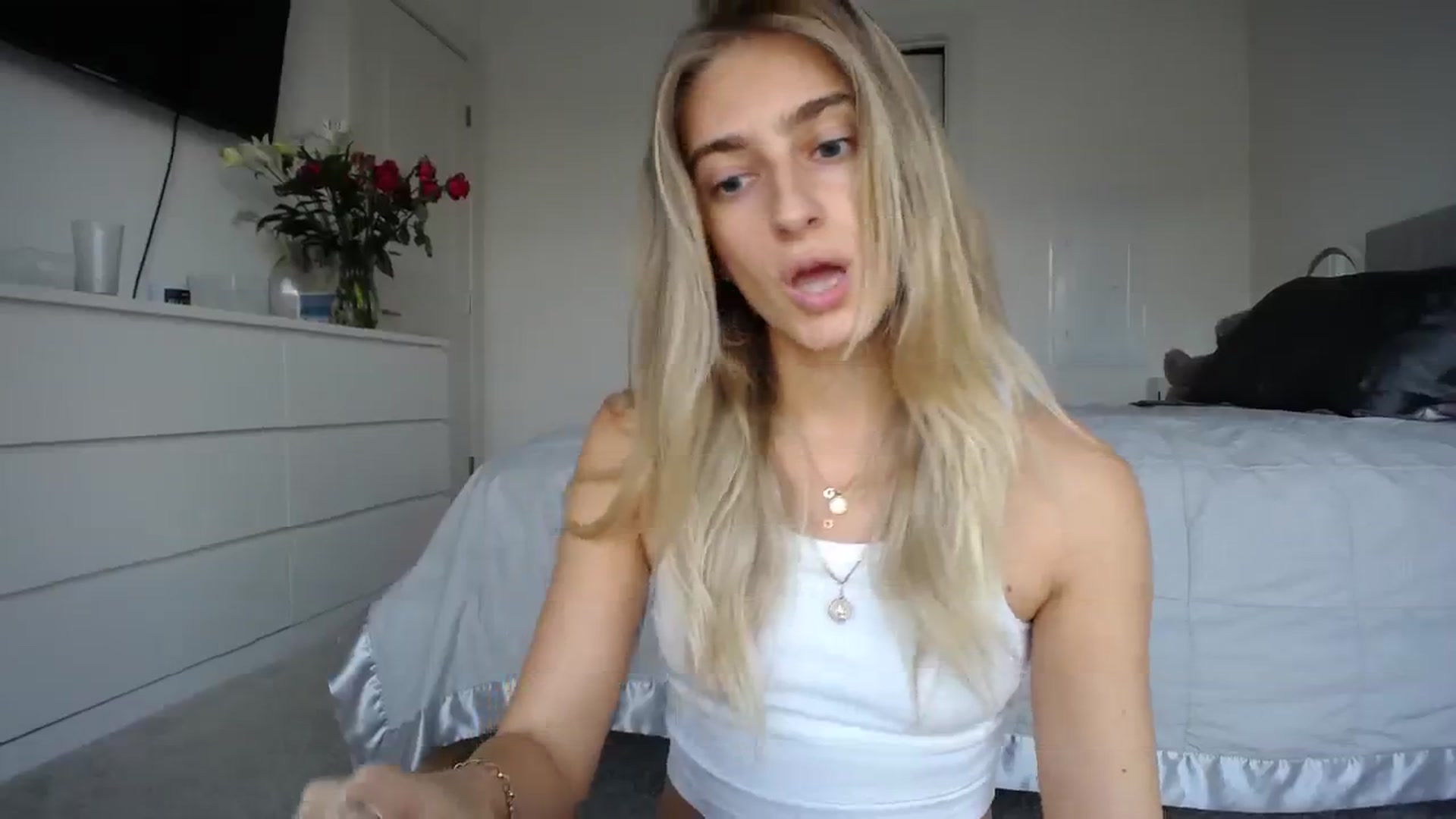 Gallery image thumbnail from Vodka_Queen's myfreecams stream on, 01/26/2024, 01:17 image 2 of 20