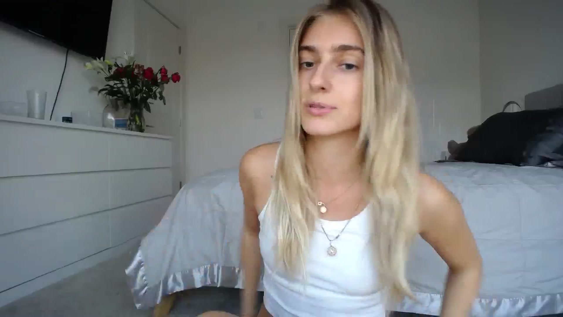 Gallery image thumbnail from Vodka_Queen's myfreecams stream on, 01/26/2024, 01:17 image 9 of 20