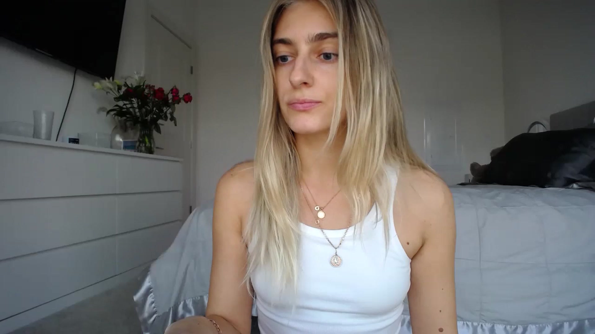 Gallery image thumbnail from Vodka_Queen's myfreecams stream on, 01/26/2024, 01:17 image 14 of 20