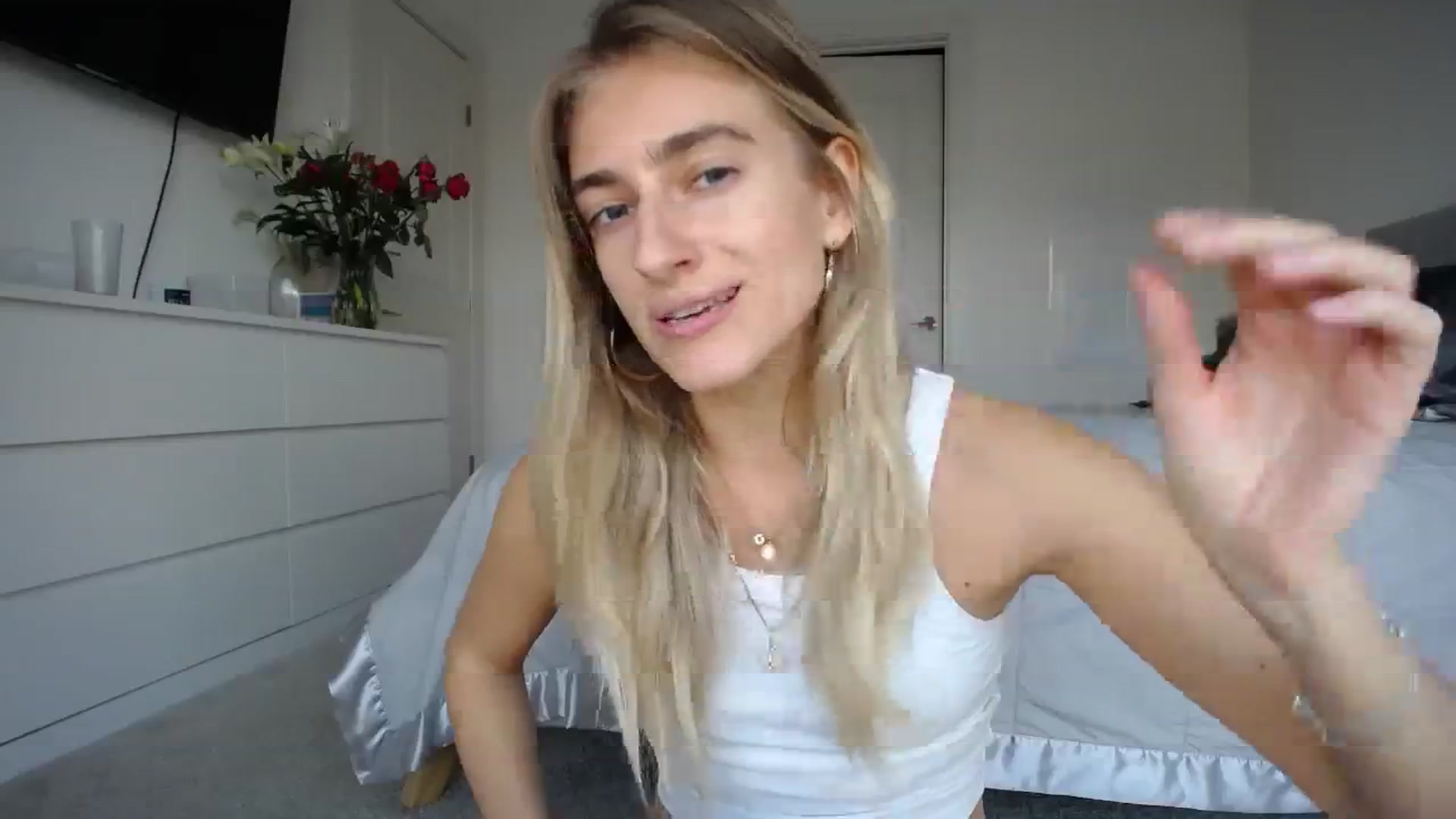Gallery image thumbnail from Vodka_Queen's myfreecams stream on, 01/26/2024, 01:17 image 6 of 20