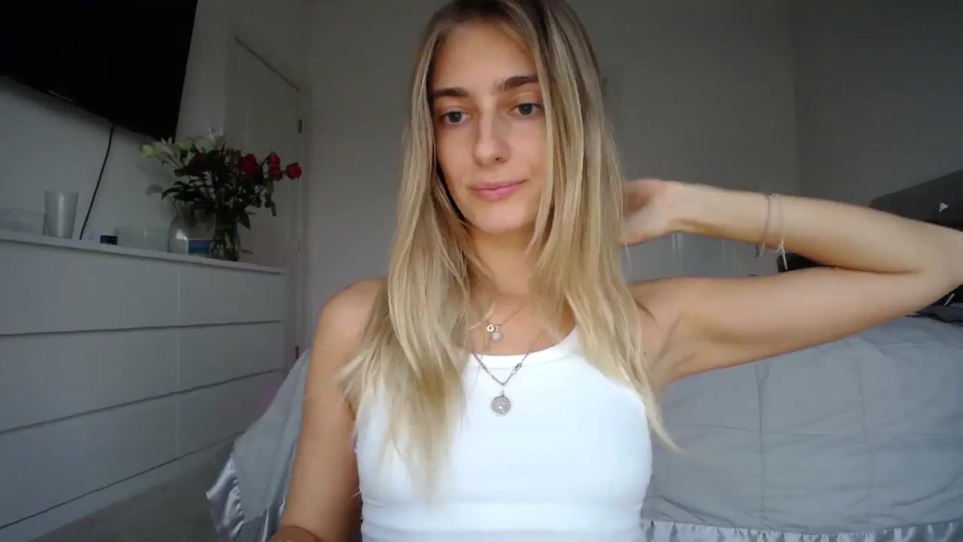 Gallery image thumbnail from Vodka_Queen's myfreecams stream on, 01/26/2024, 01:17 image 20 of 20