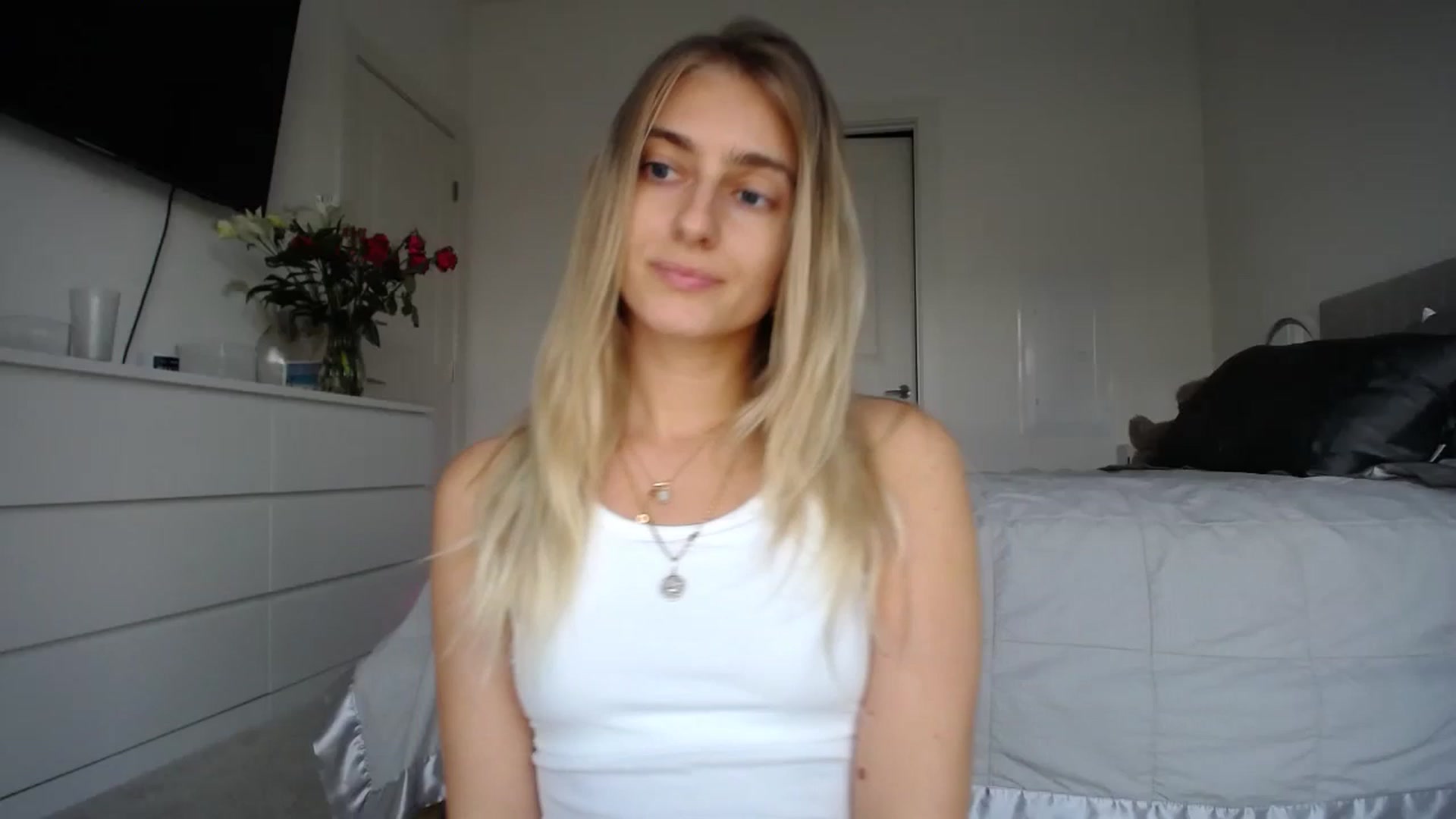 Gallery image thumbnail from Vodka_Queen's myfreecams stream on, 01/26/2024, 01:17 image 17 of 20