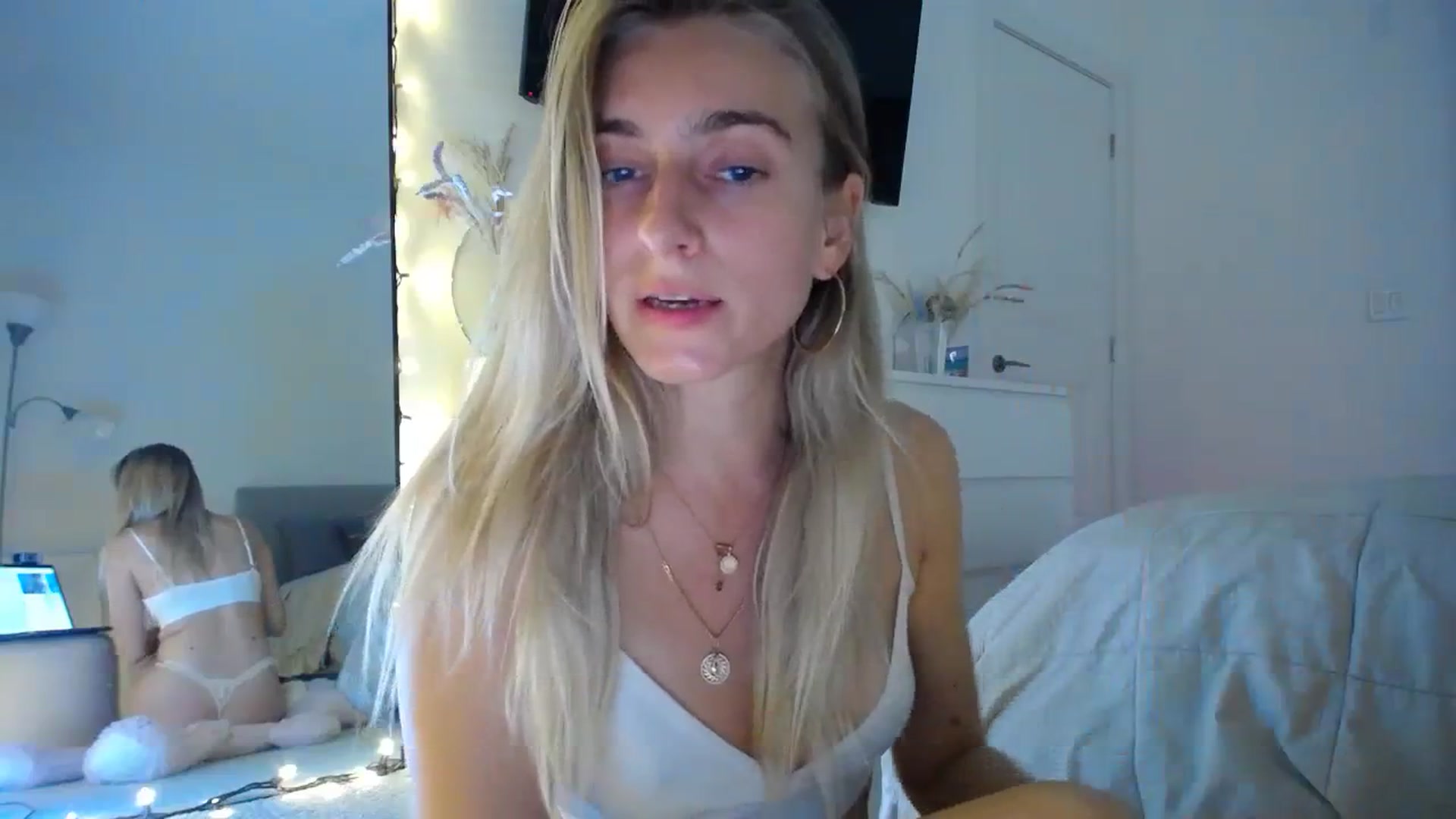 Gallery image thumbnail from Vodka_Queen's myfreecams stream on, 02/01/2024, 05:37 image 7 of 20