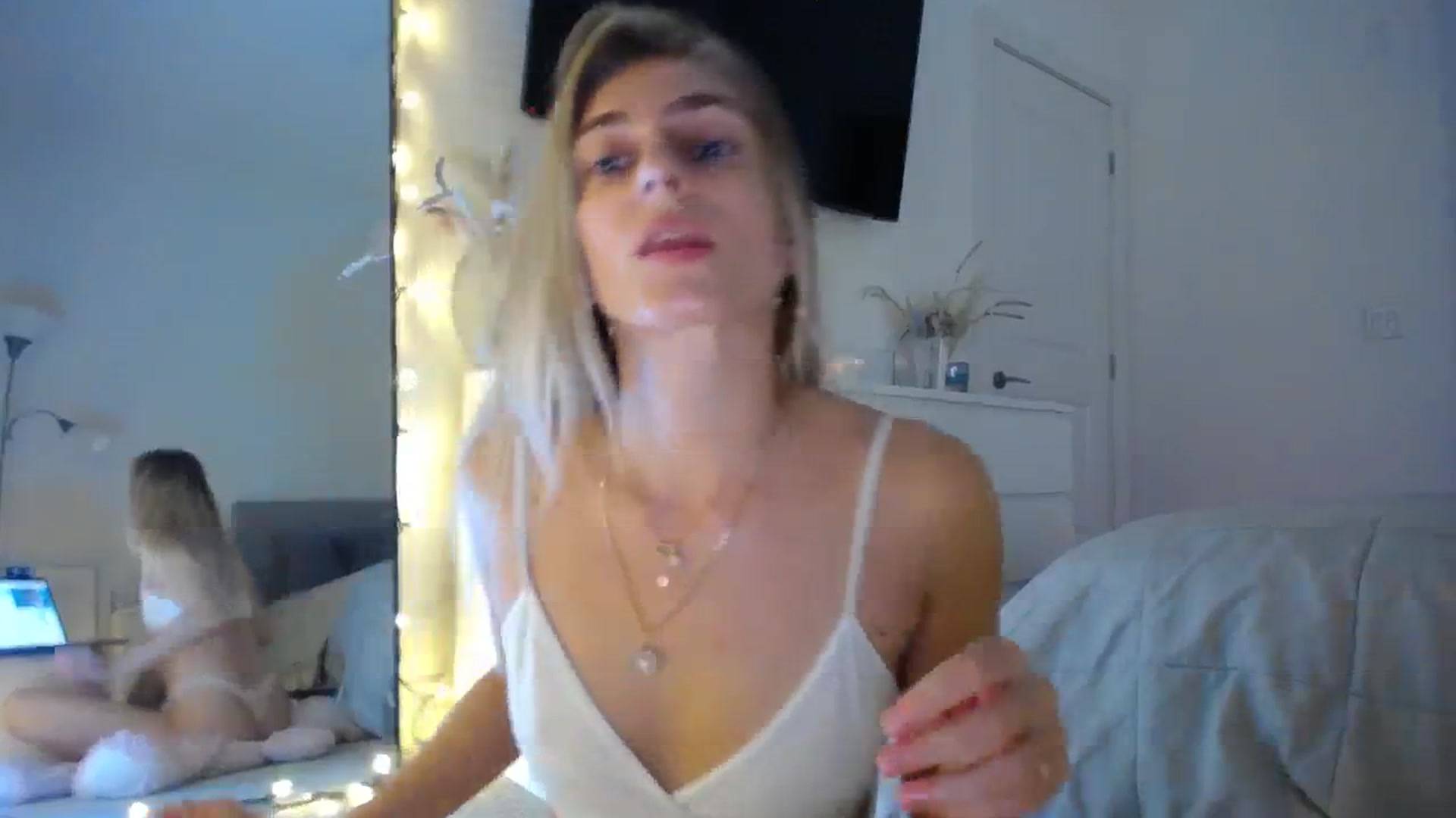 Gallery image thumbnail from Vodka_Queen's myfreecams stream on, 02/01/2024, 05:37 image 8 of 20