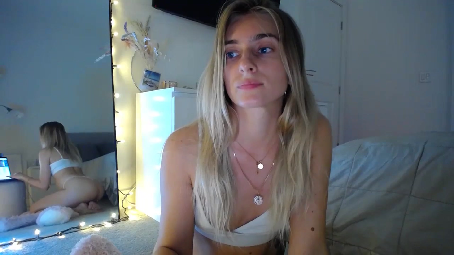 Gallery image thumbnail from Vodka_Queen's myfreecams stream on, 02/01/2024, 06:40 image 20 of 20