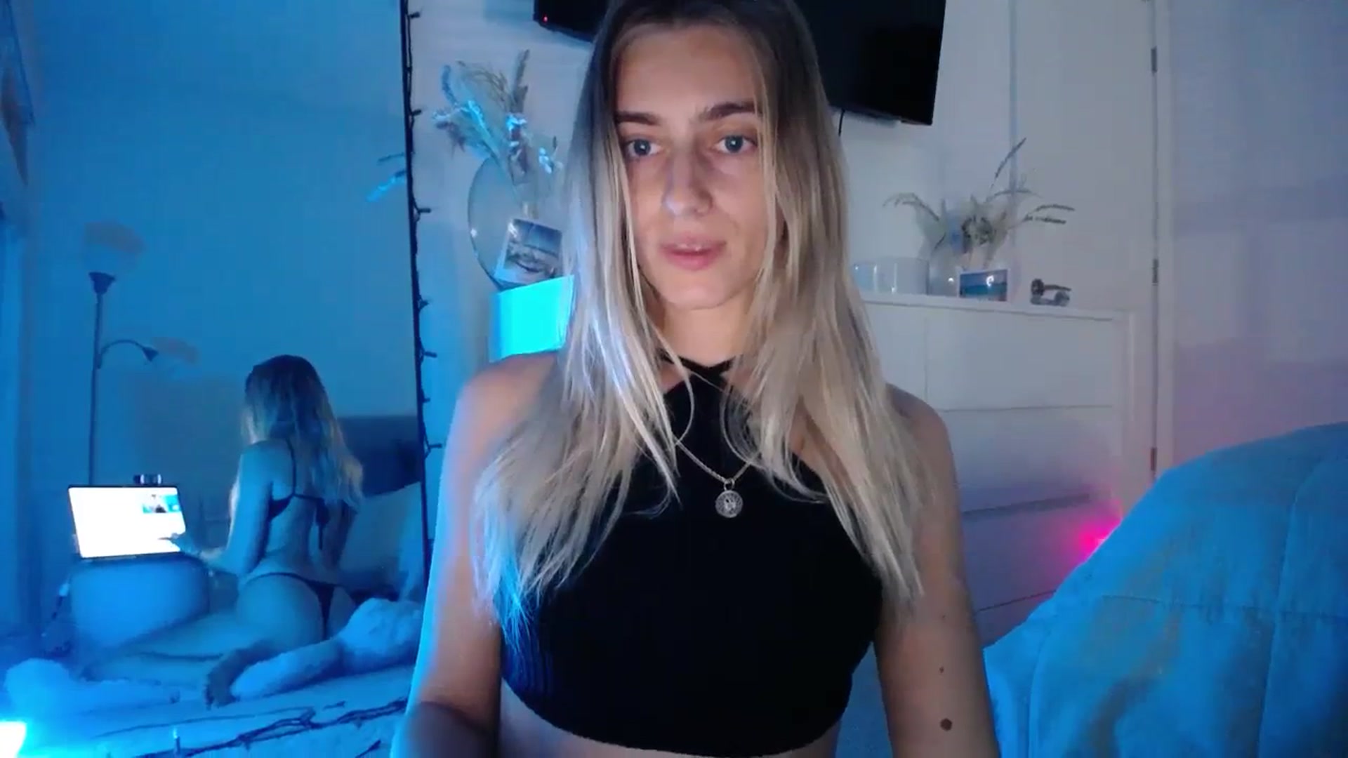 Gallery image thumbnail from Vodka_Queen's myfreecams stream on, 02/04/2024, 02:52 image 16 of 20